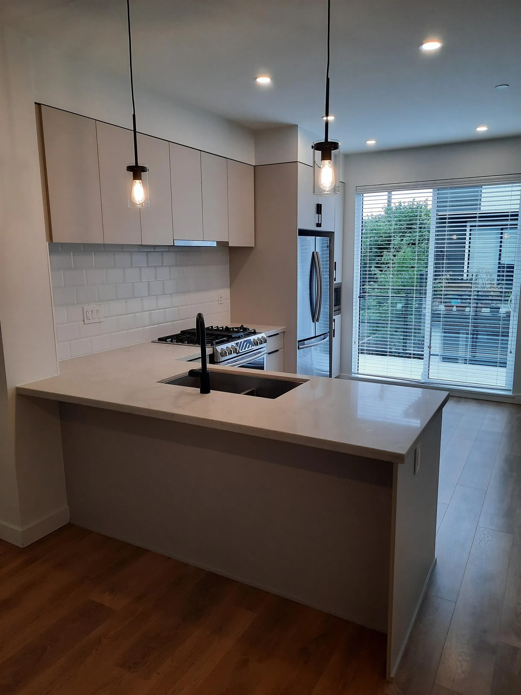 601 3021 St George Street