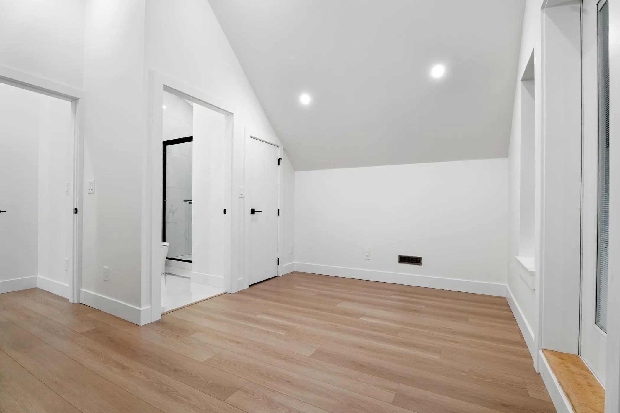 5875 Culloden Street