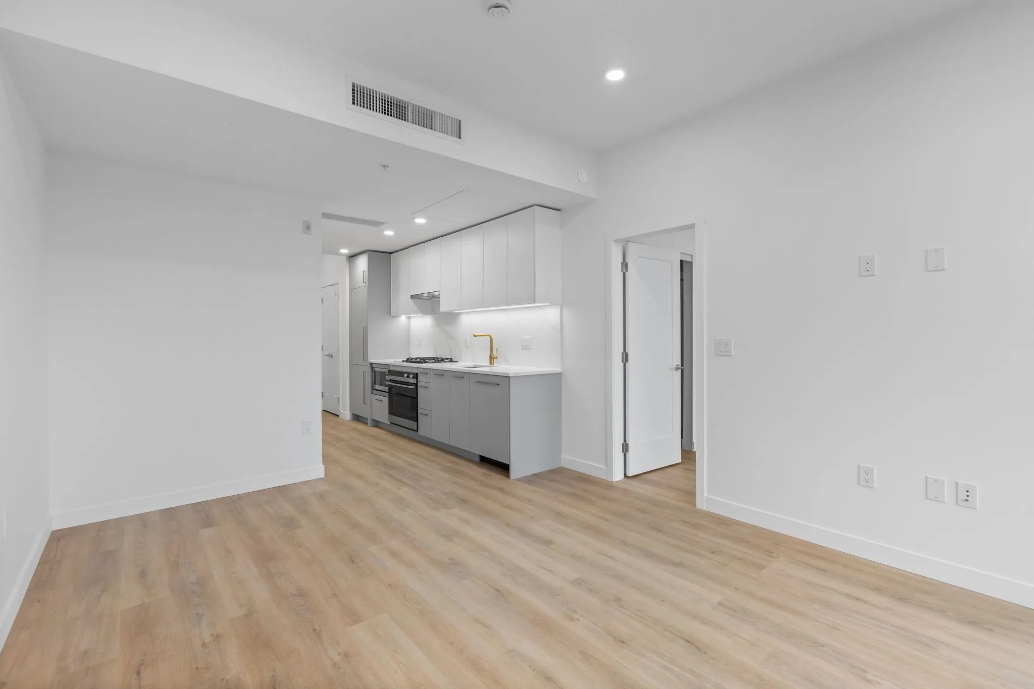 609 600 Rochester Avenue