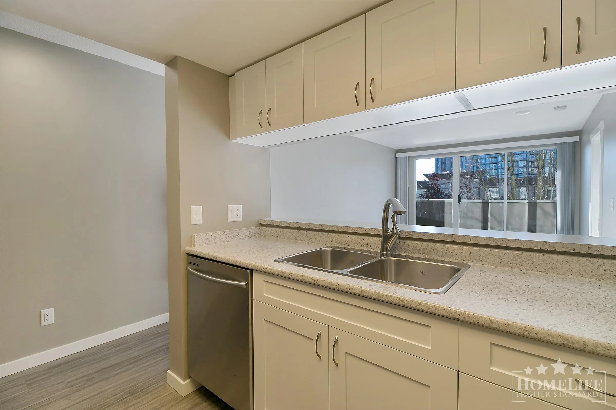 506 10523 University Drive