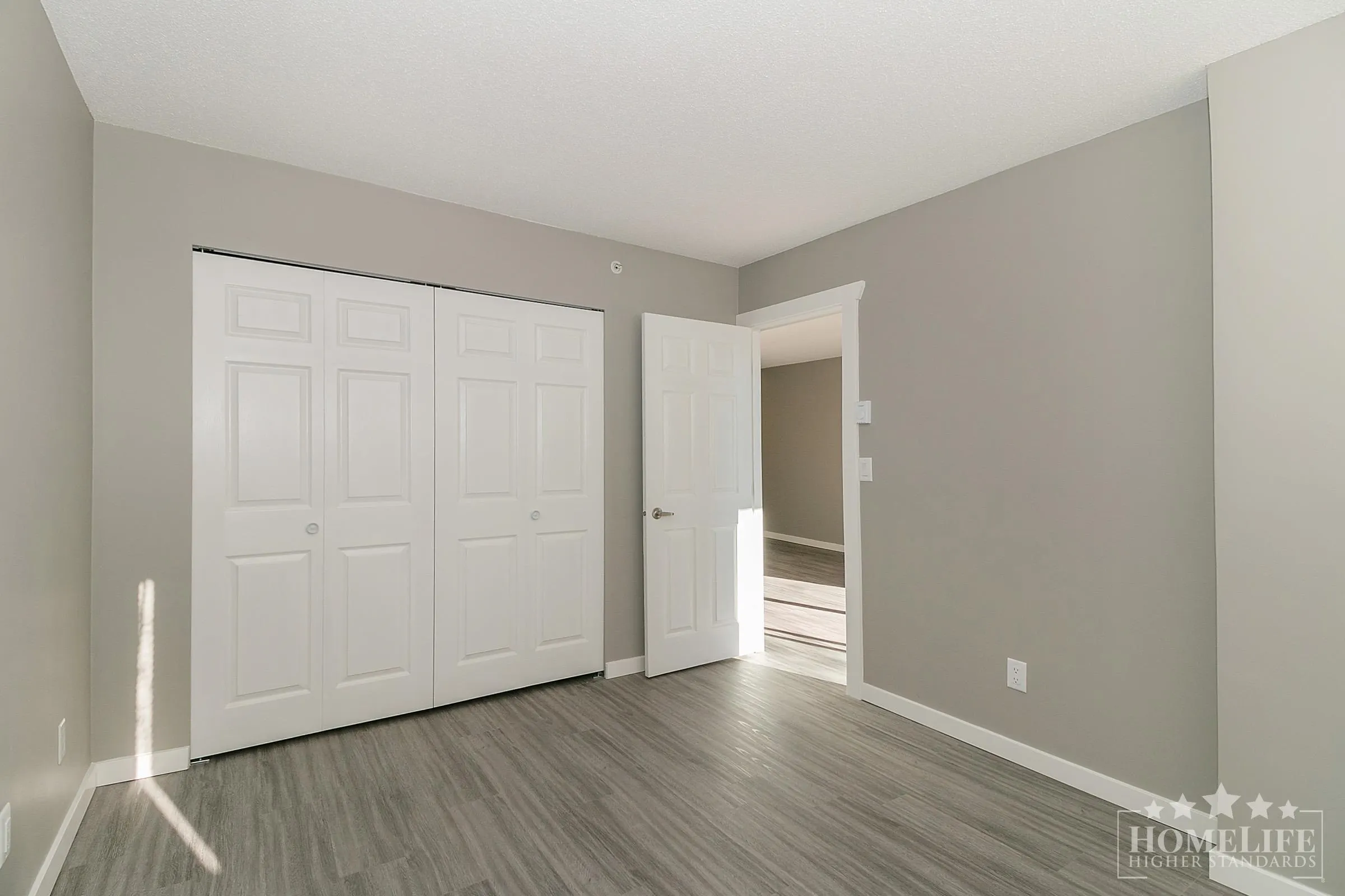 506 10523 University Drive