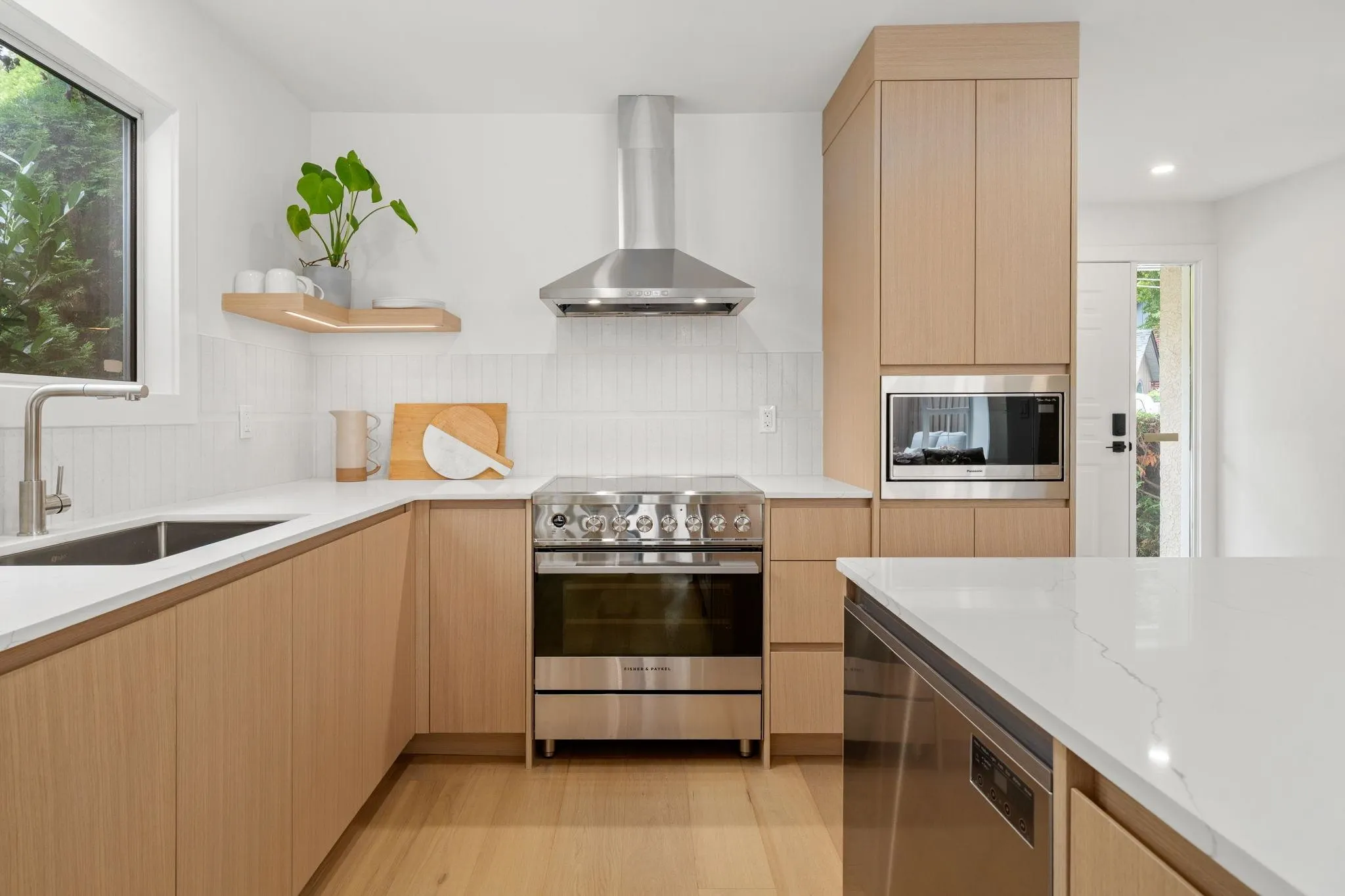 18 901 W 17th Street