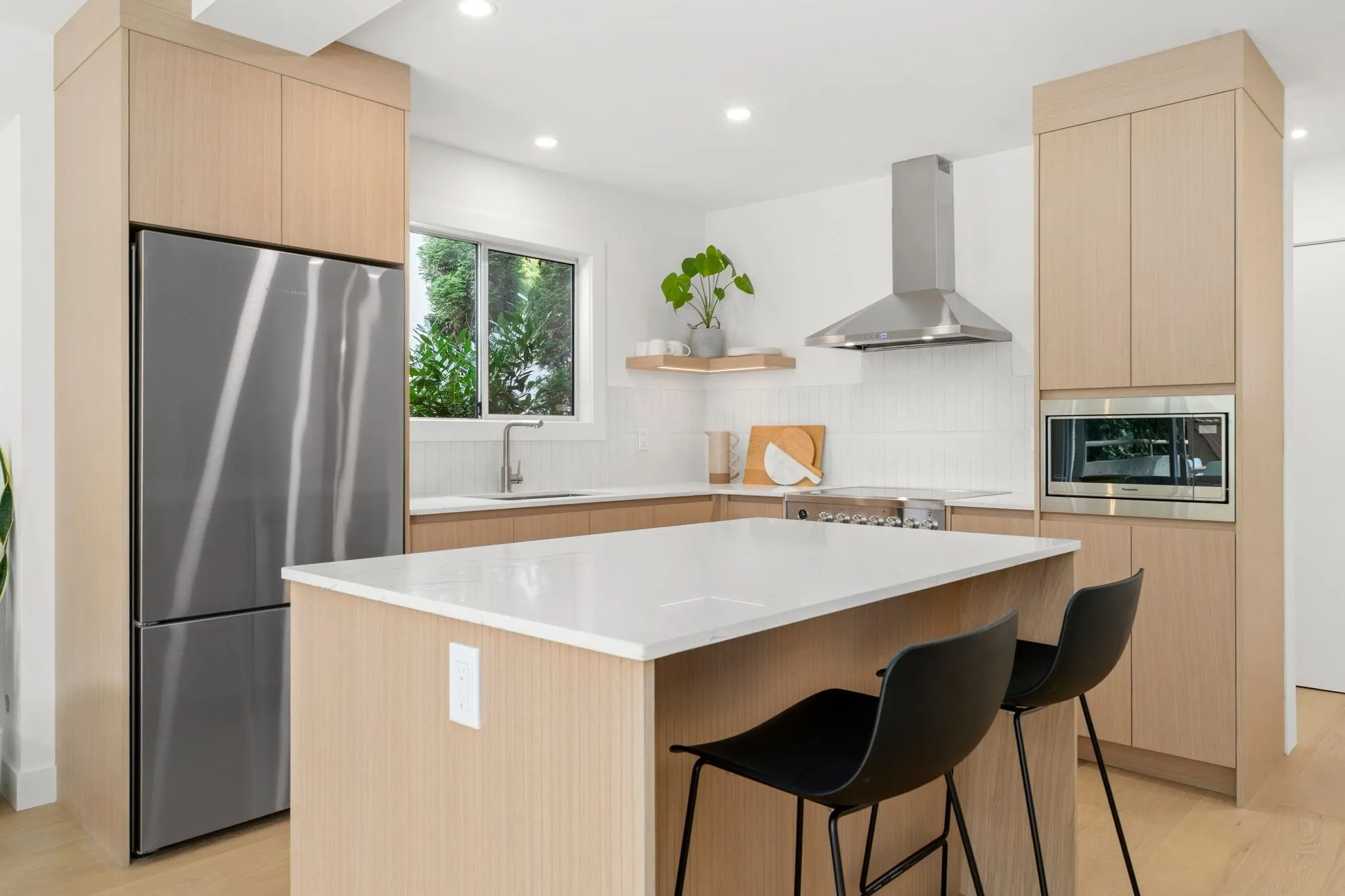 18 901 W 17th Street