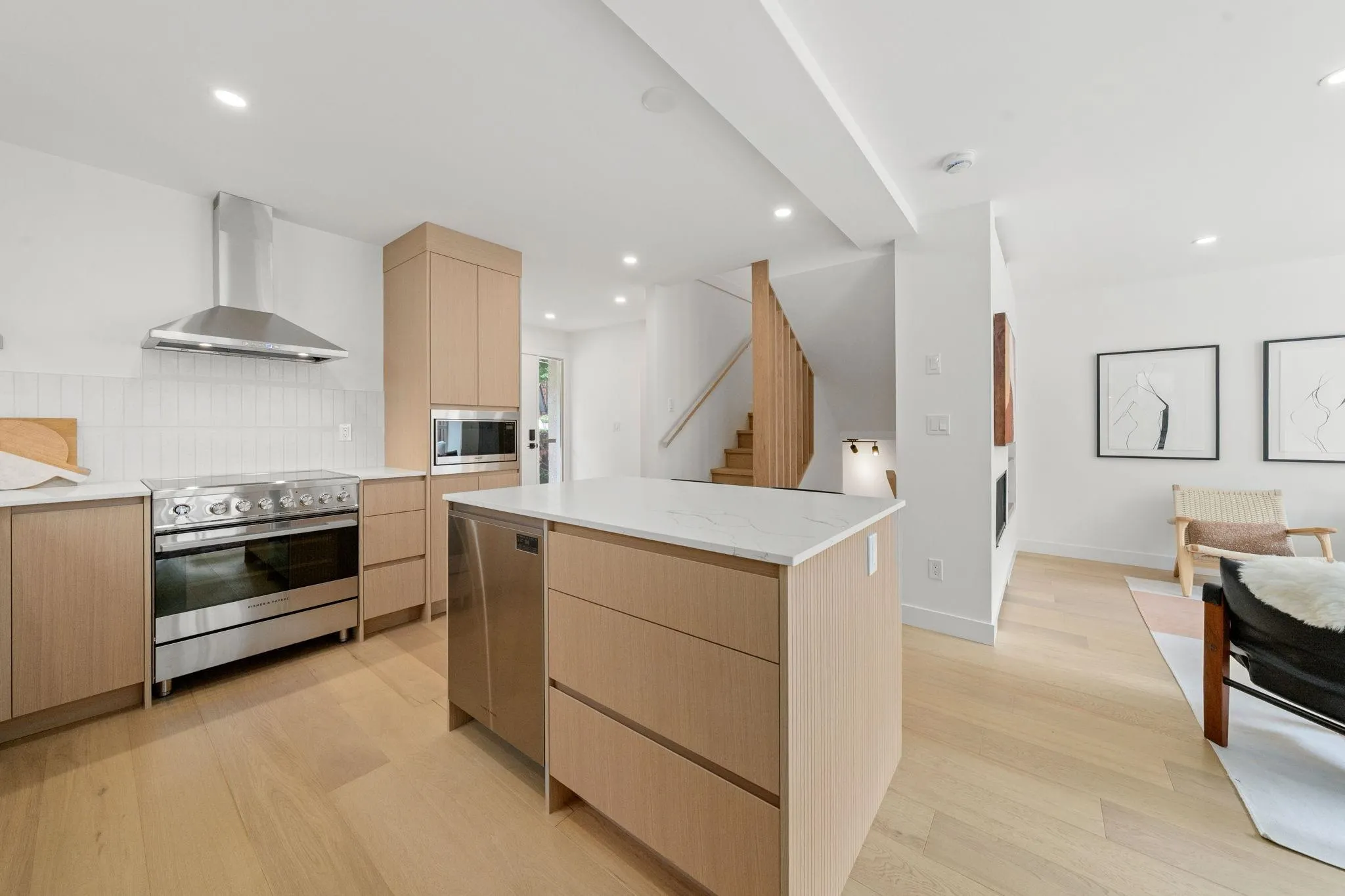 18 901 W 17th Street