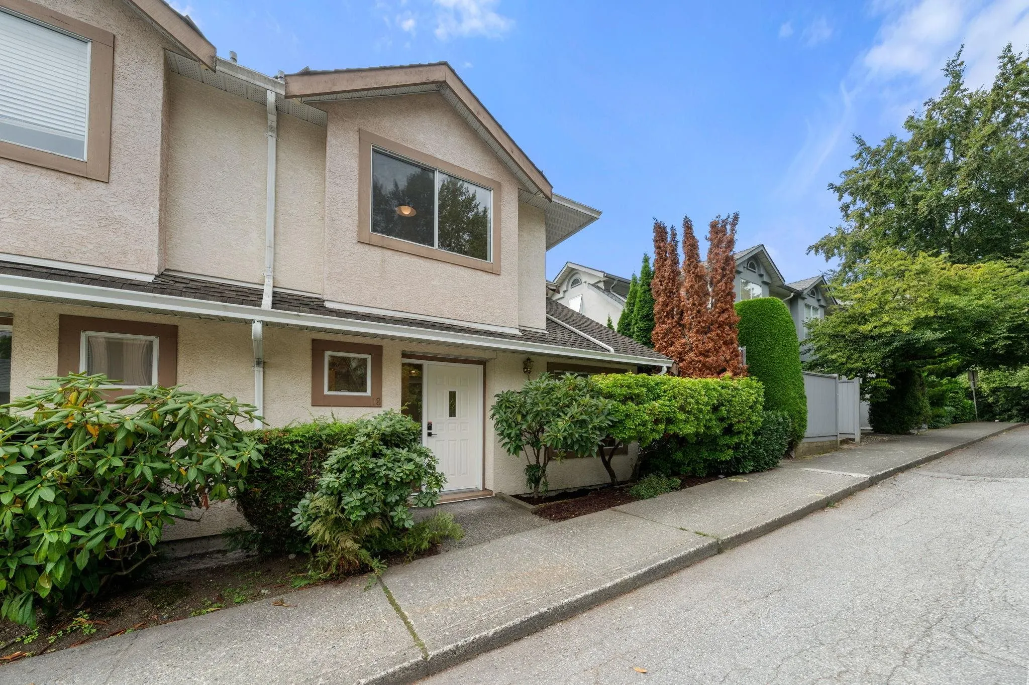 18 901 W 17th Street