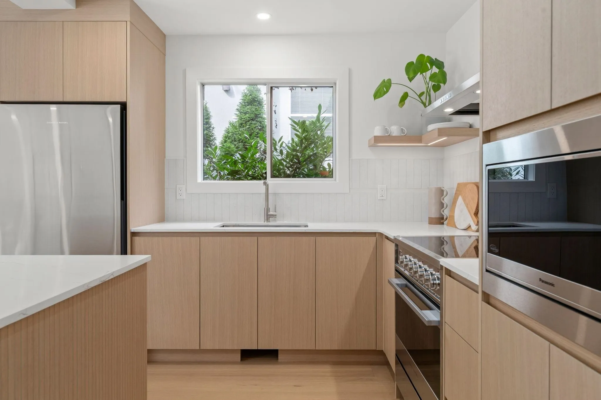 18 901 W 17th Street