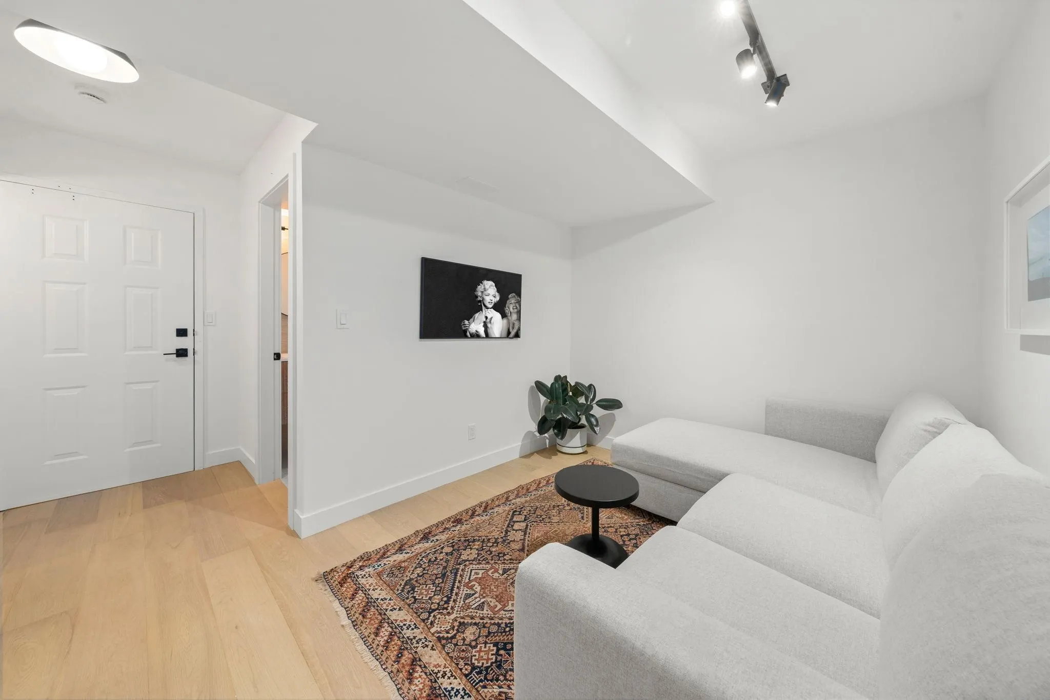 18 901 W 17th Street