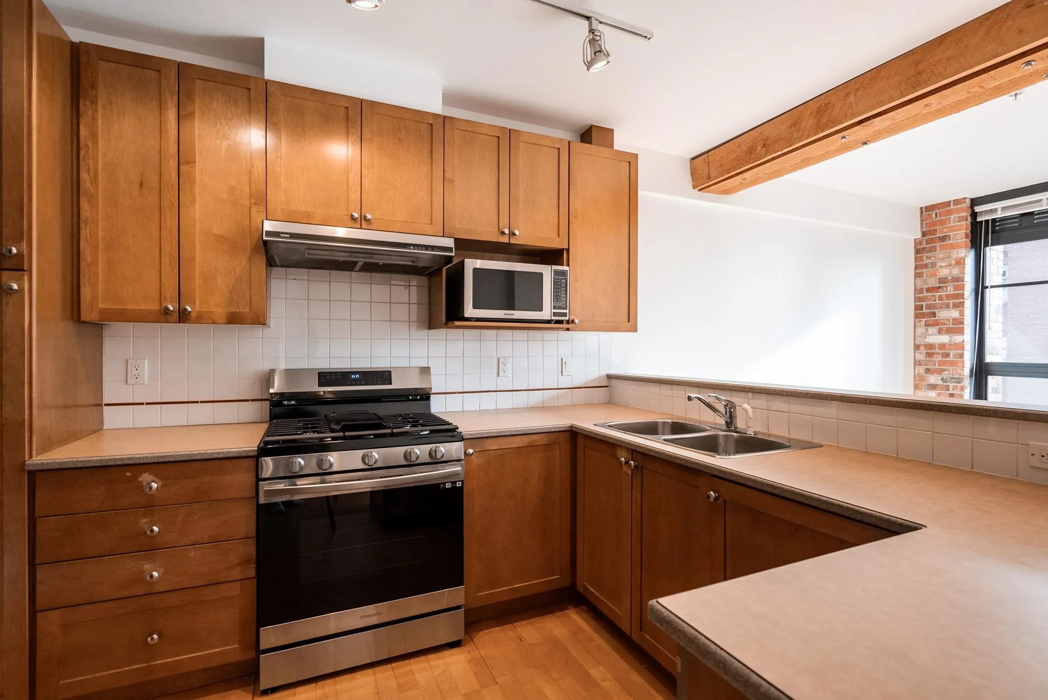 301 1238 Homer Street