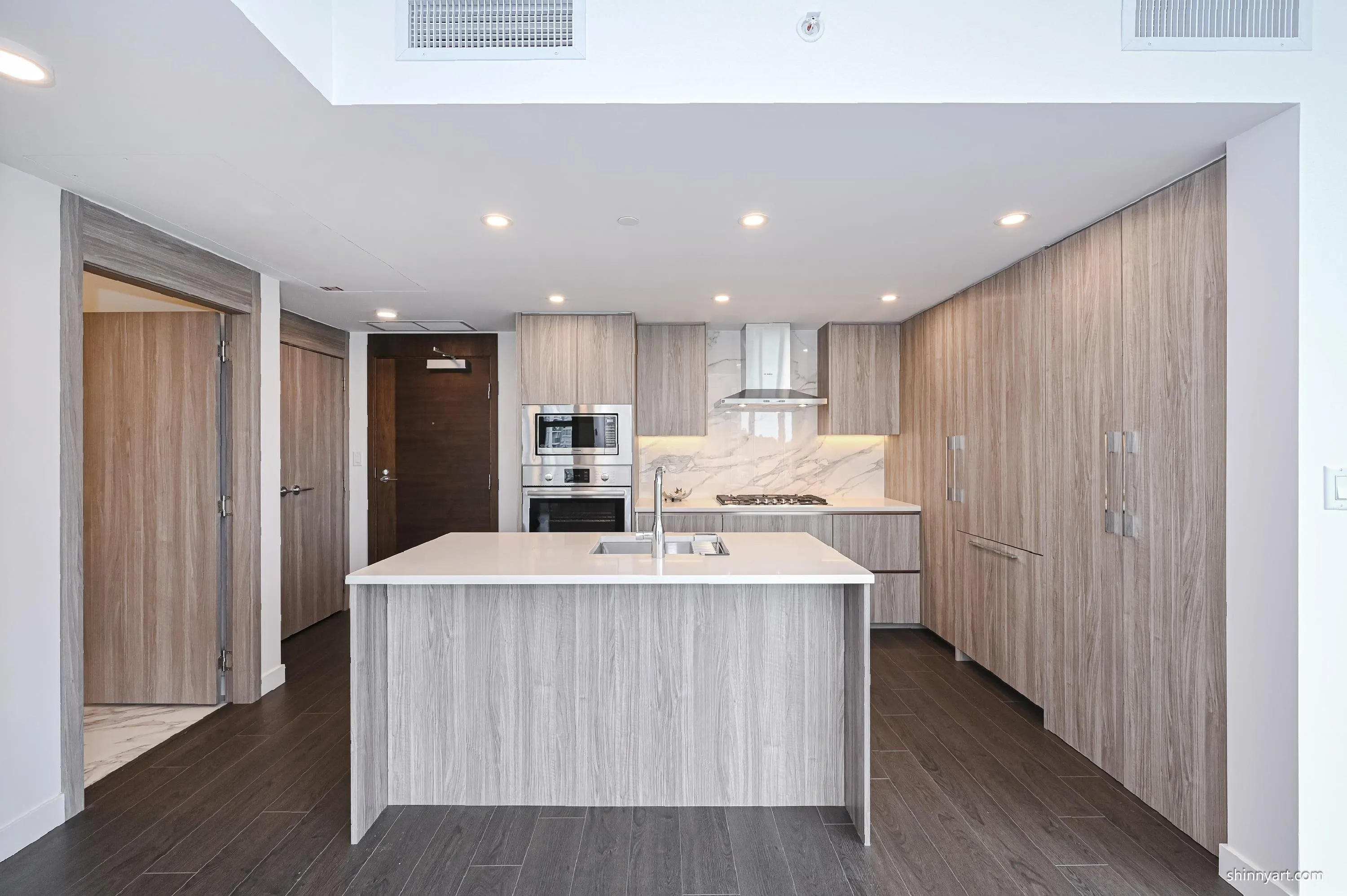 708 13768 100 Avenue