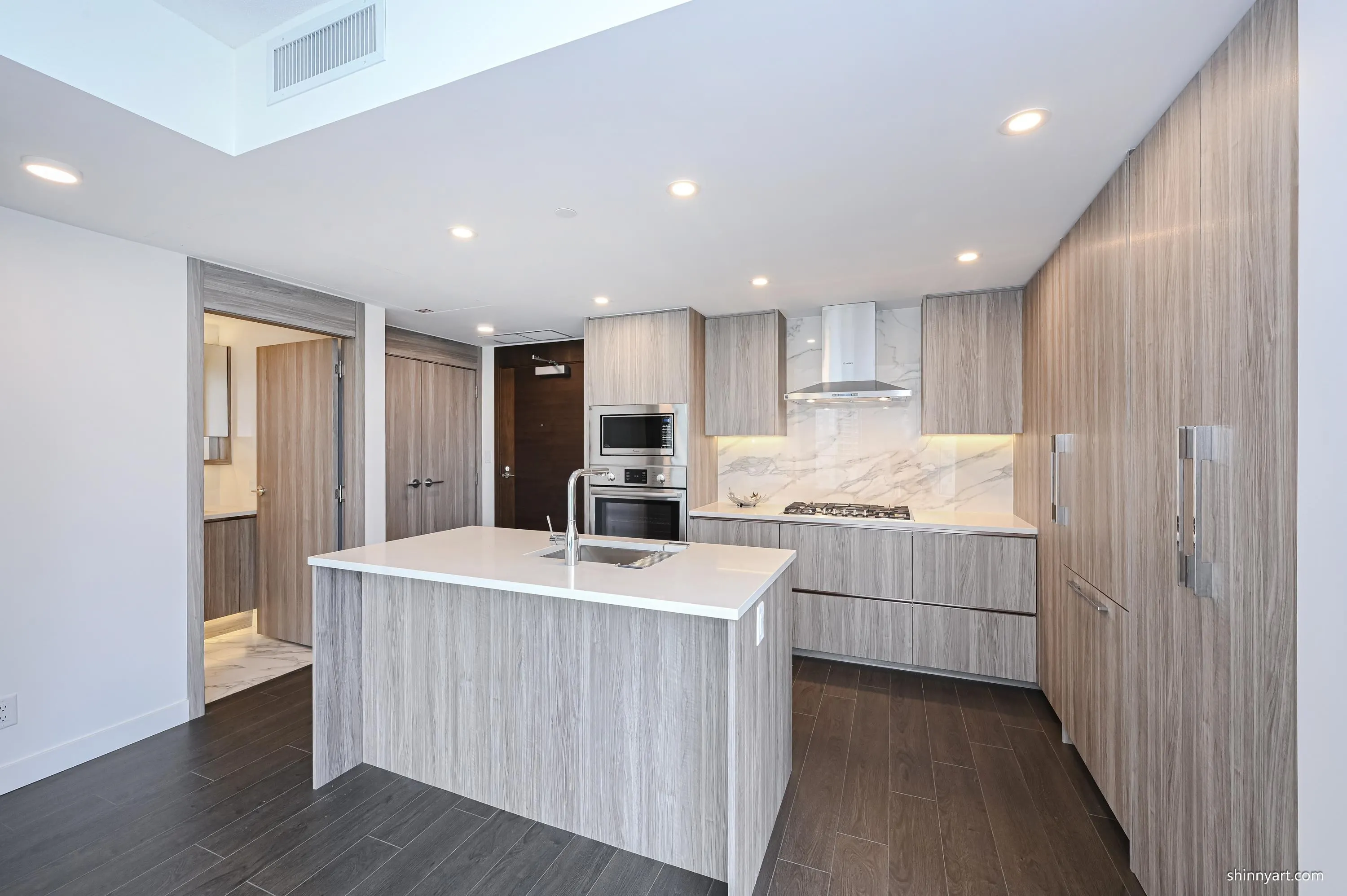 708 13768 100 Avenue