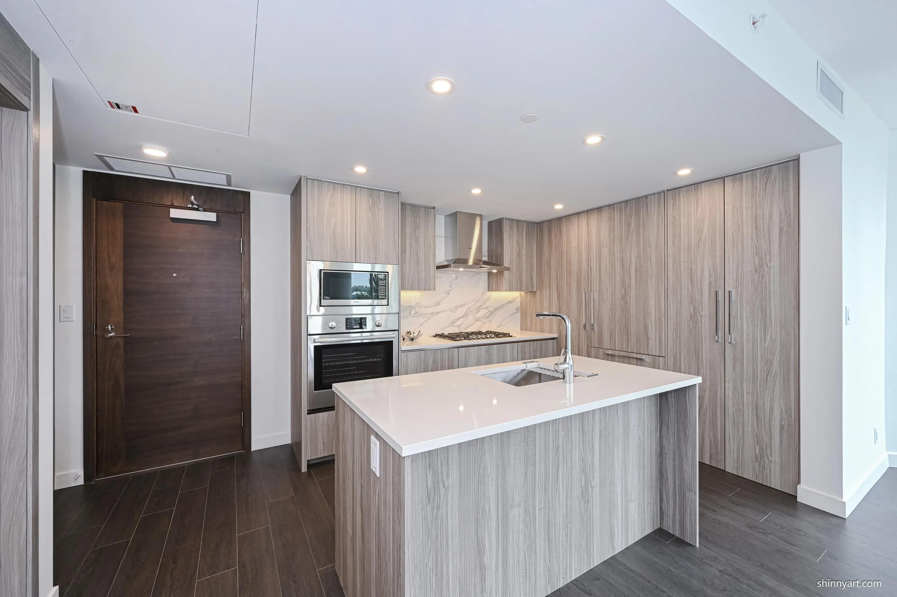 708 13768 100 Avenue