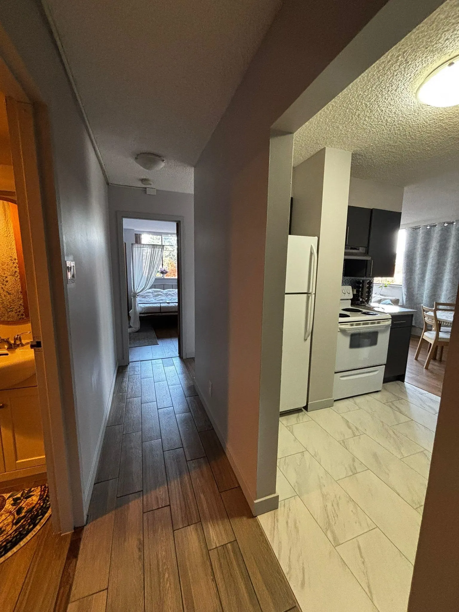 904 9521 Cardston Court