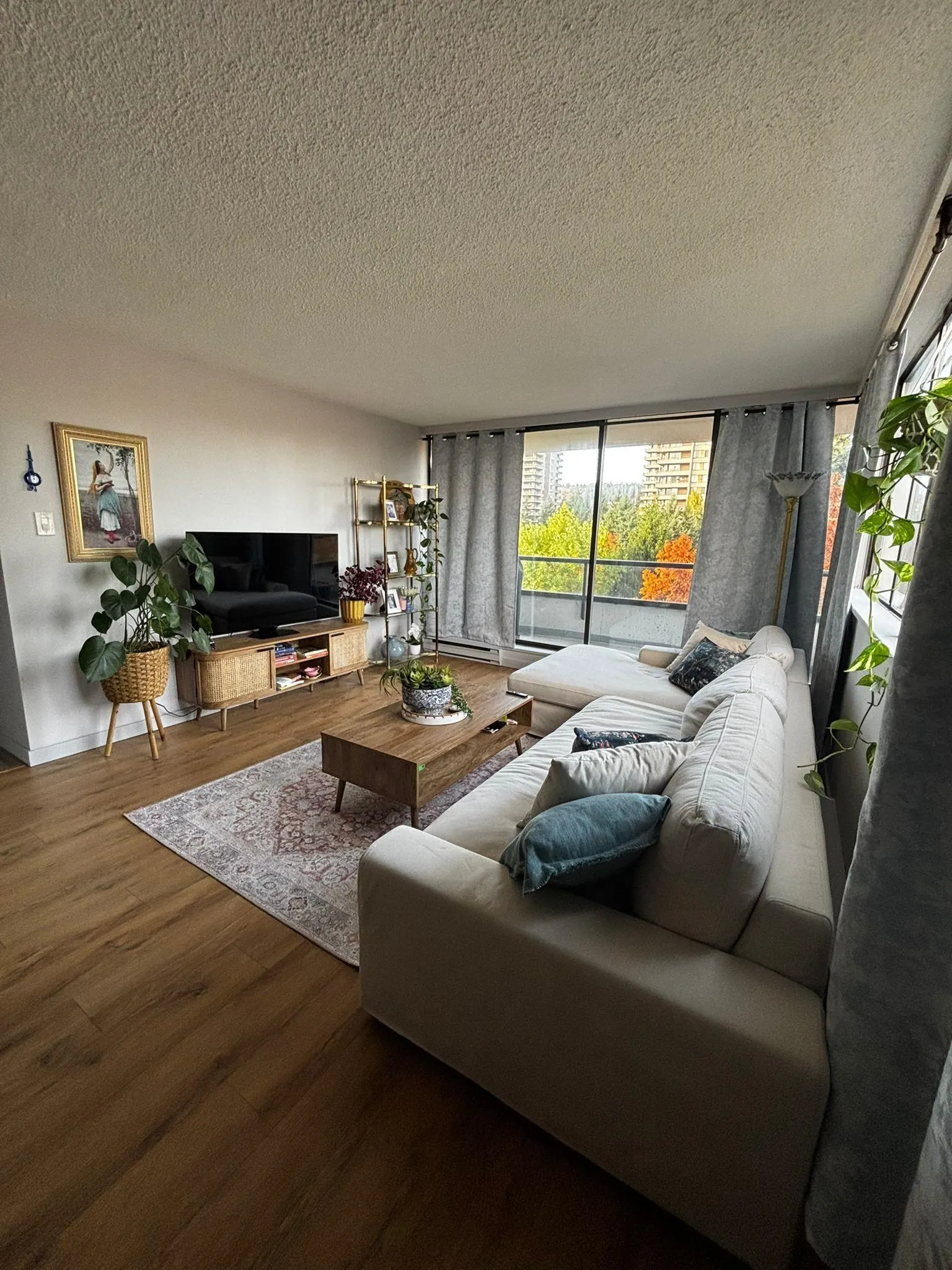 904 9521 Cardston Court