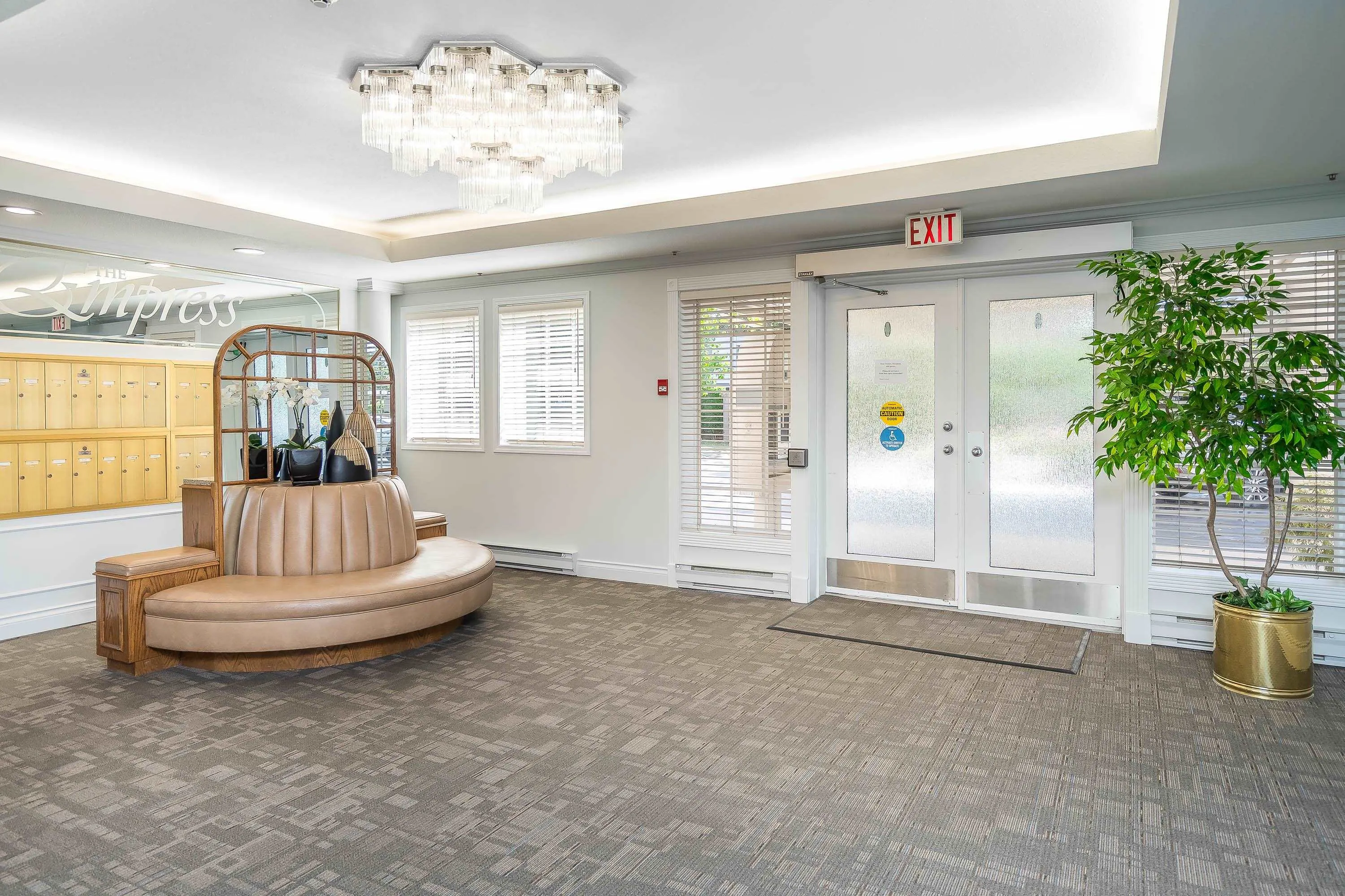 112 7600 Moffatt Road