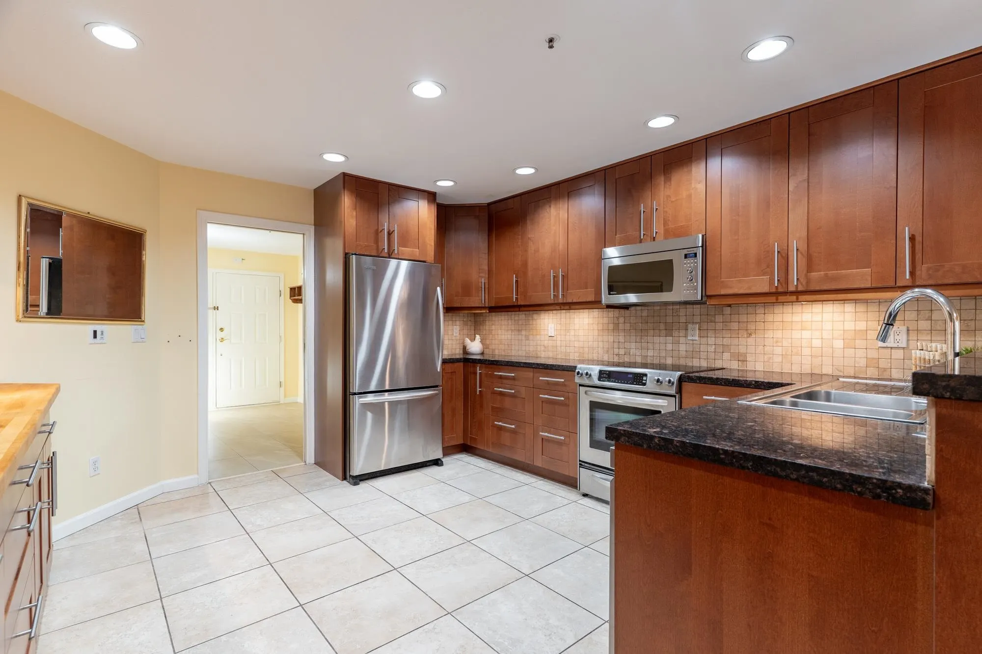 112 7600 Moffatt Road