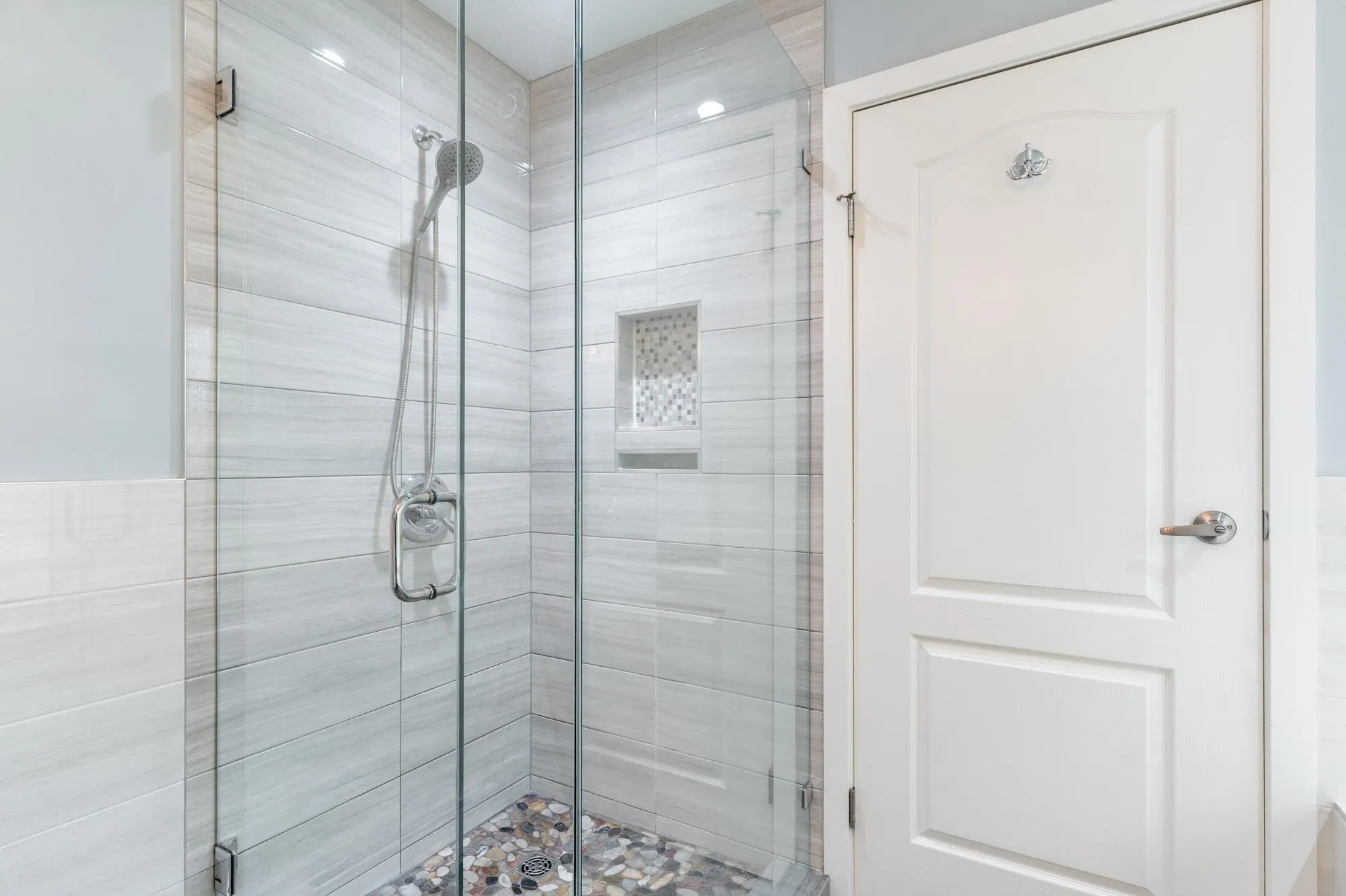 112 7600 Moffatt Road