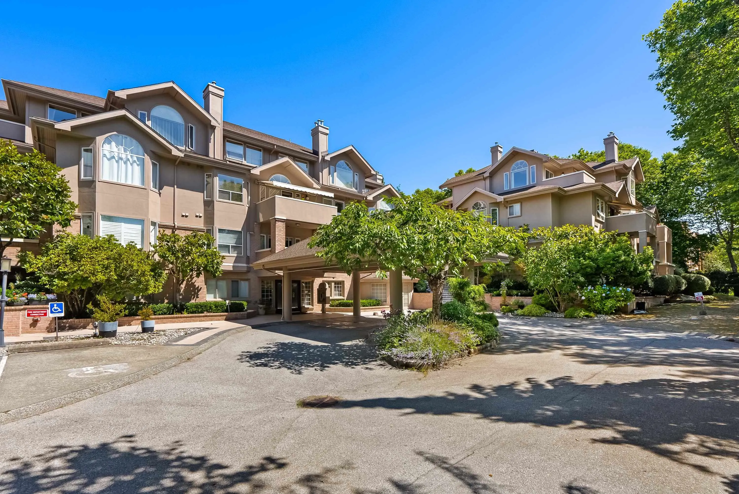 112 7600 Moffatt Road