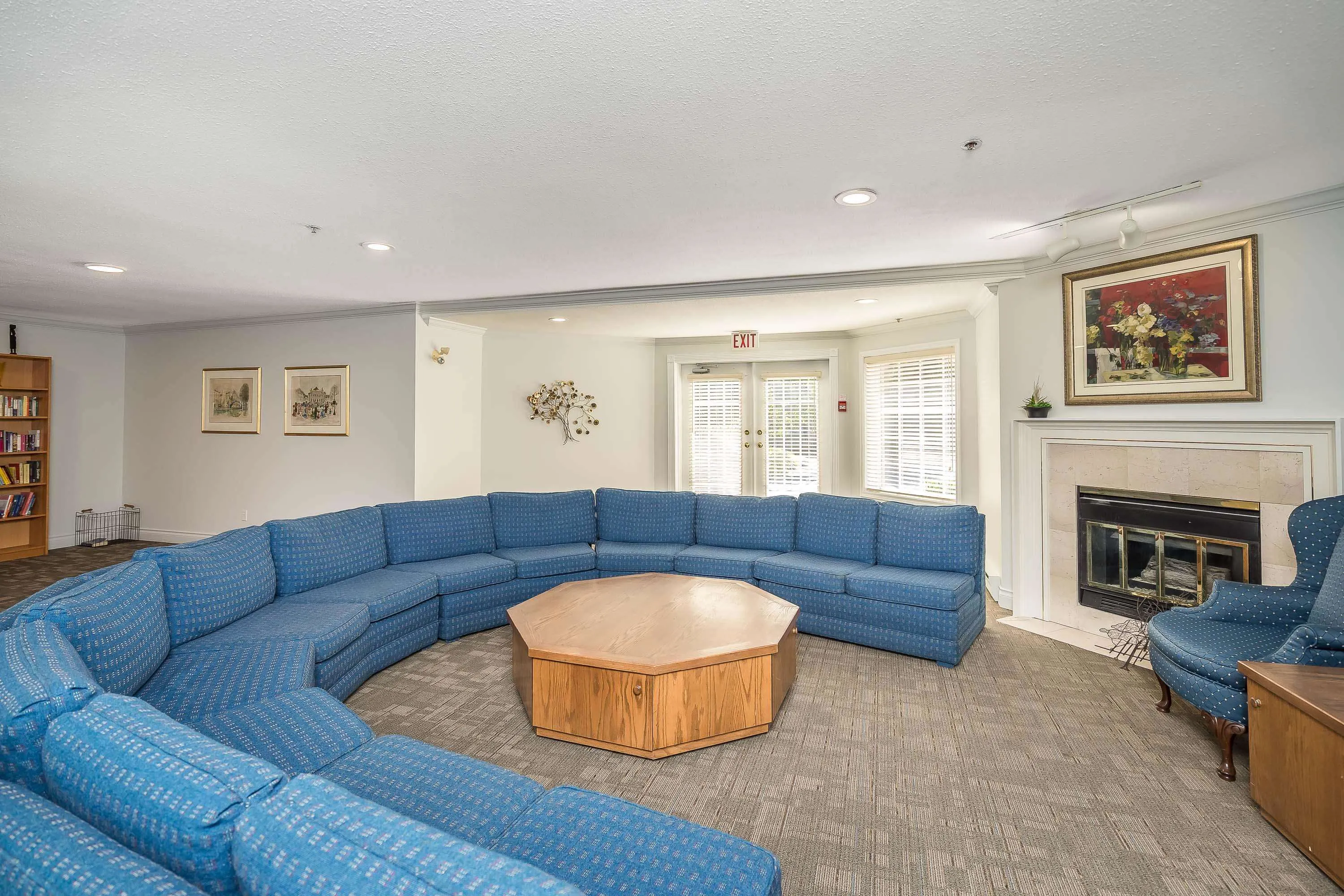 112 7600 Moffatt Road