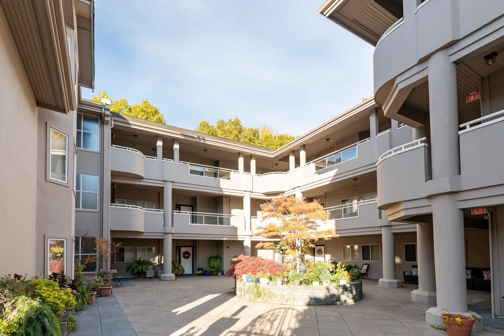 112 7600 Moffatt Road