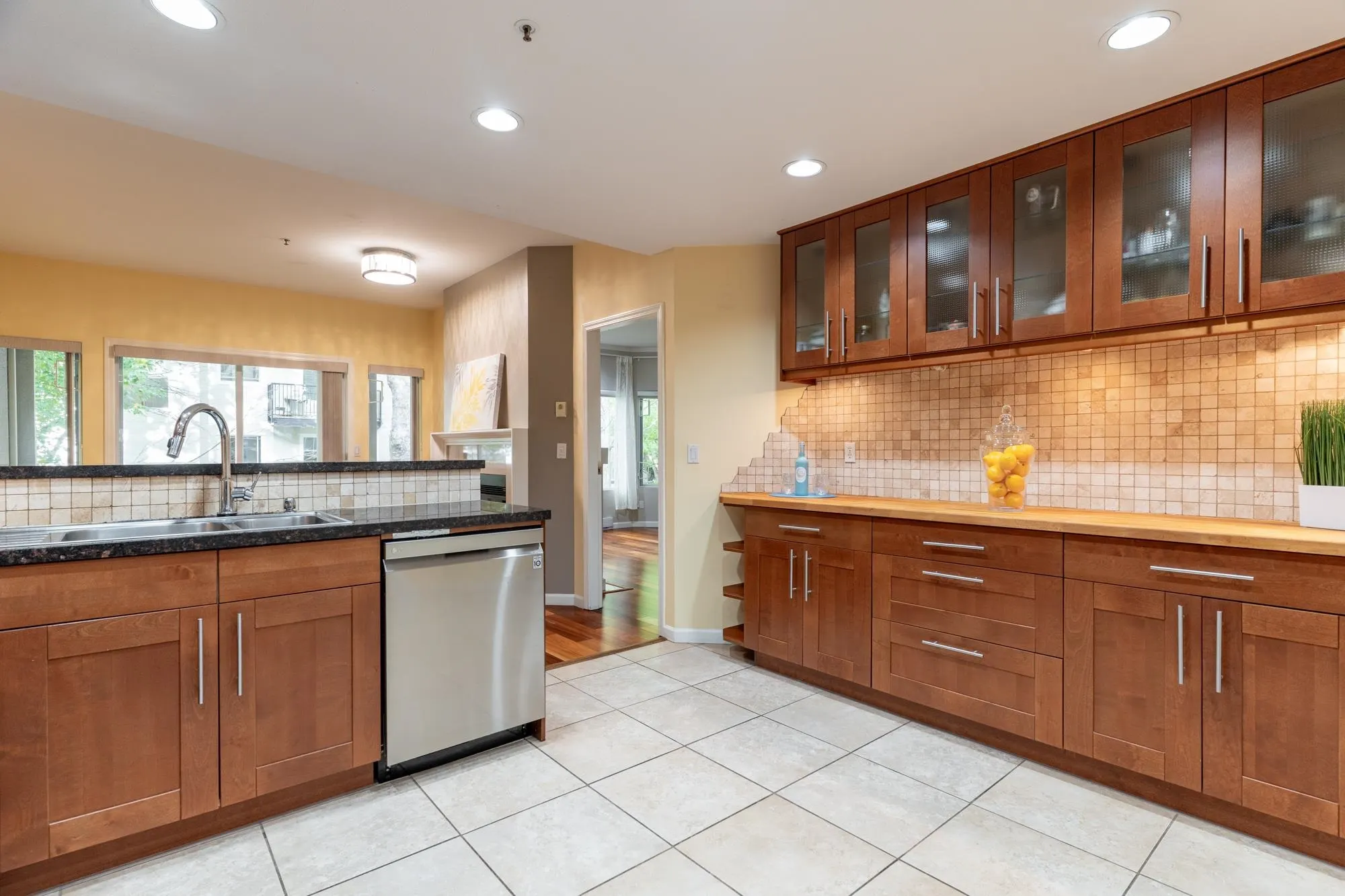 112 7600 Moffatt Road