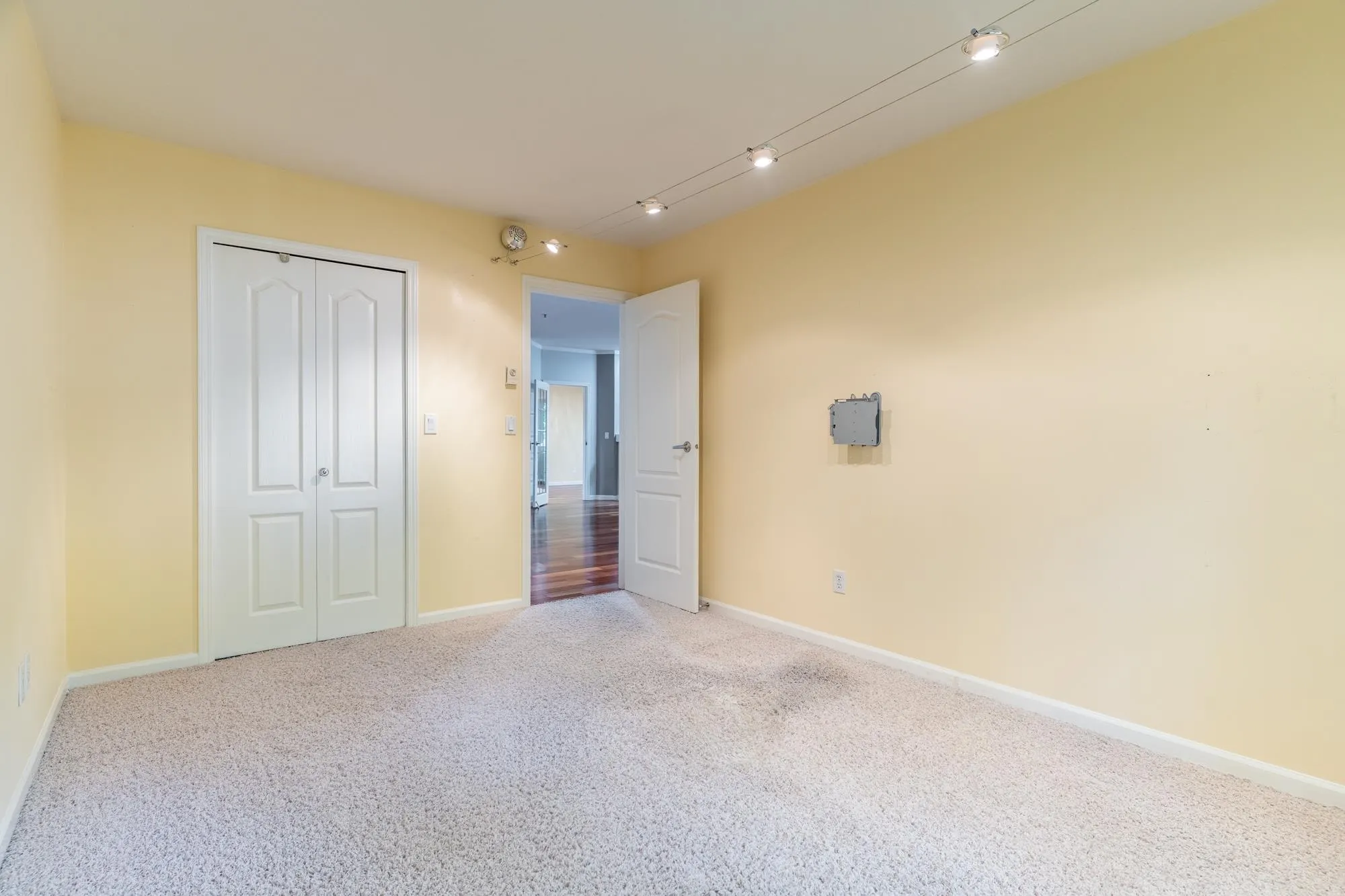 112 7600 Moffatt Road