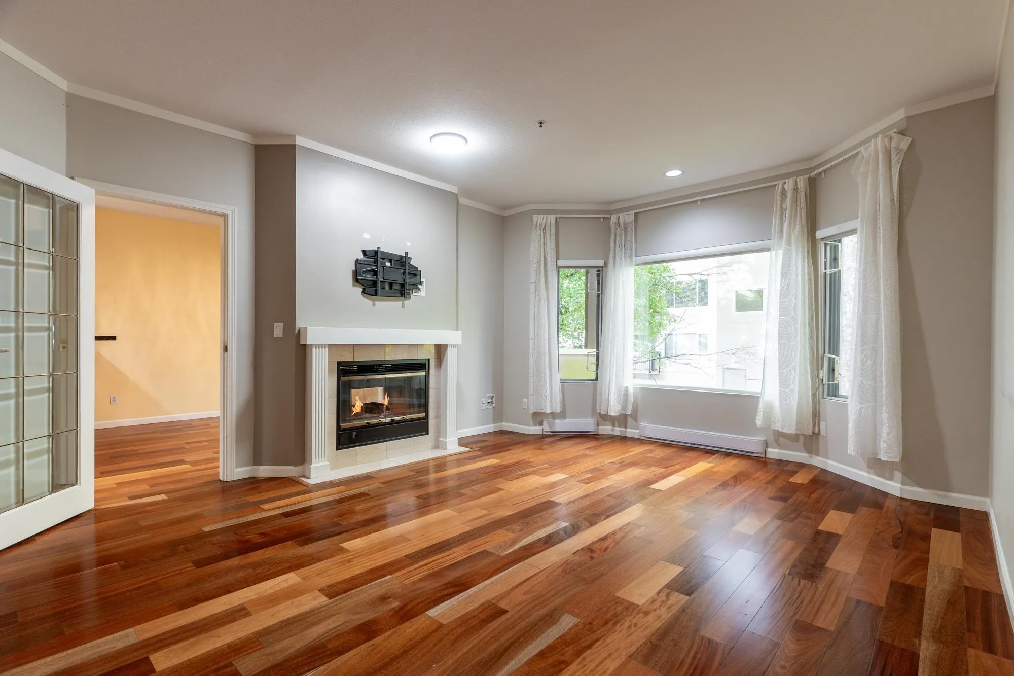 112 7600 Moffatt Road