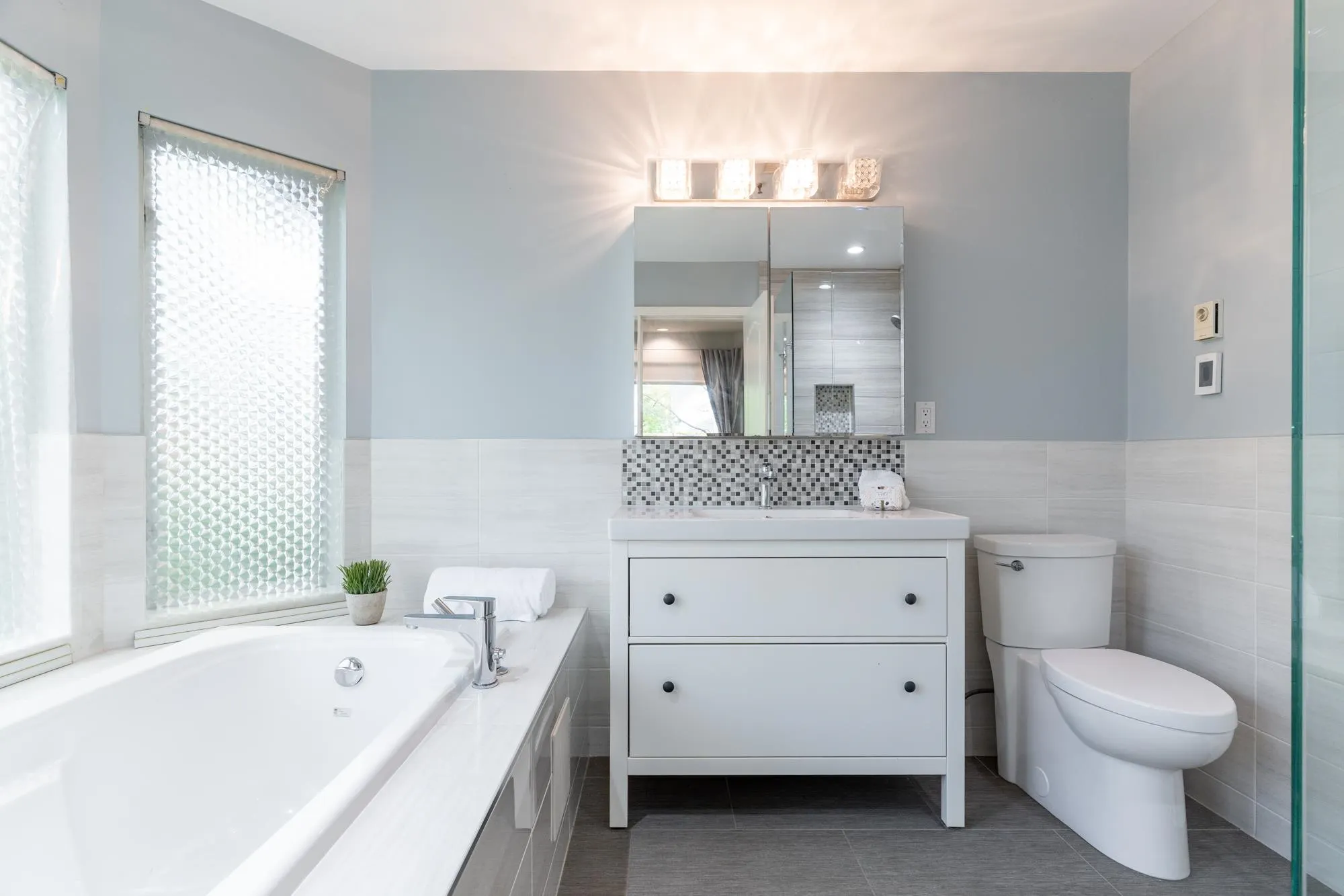 112 7600 Moffatt Road