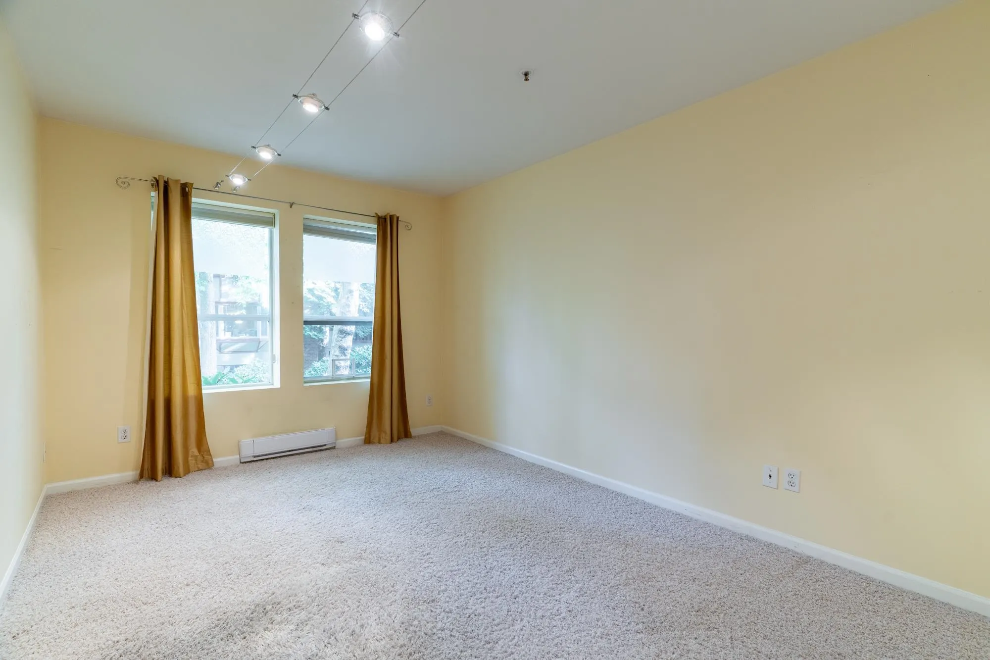 112 7600 Moffatt Road