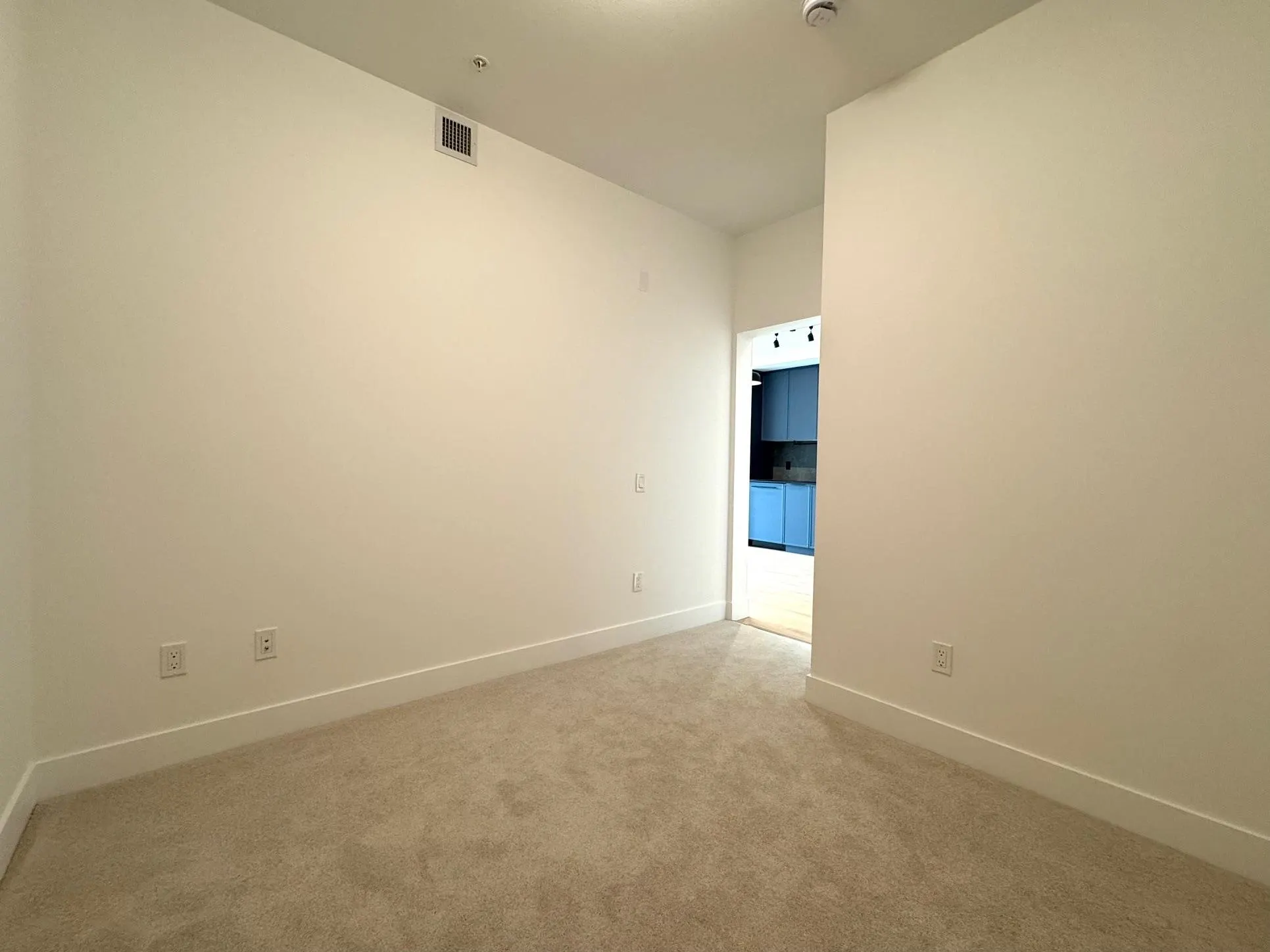 504 3075 Murray Street