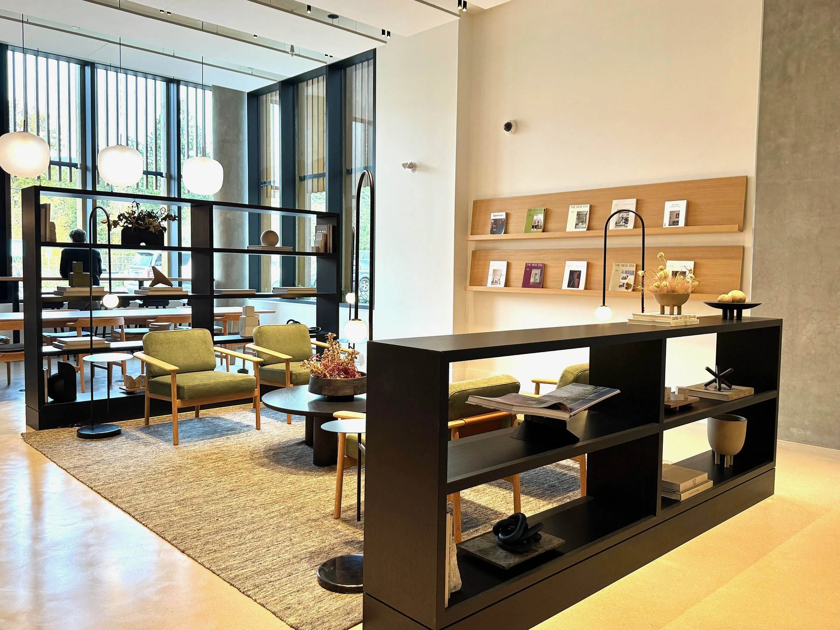 504 3075 Murray Street