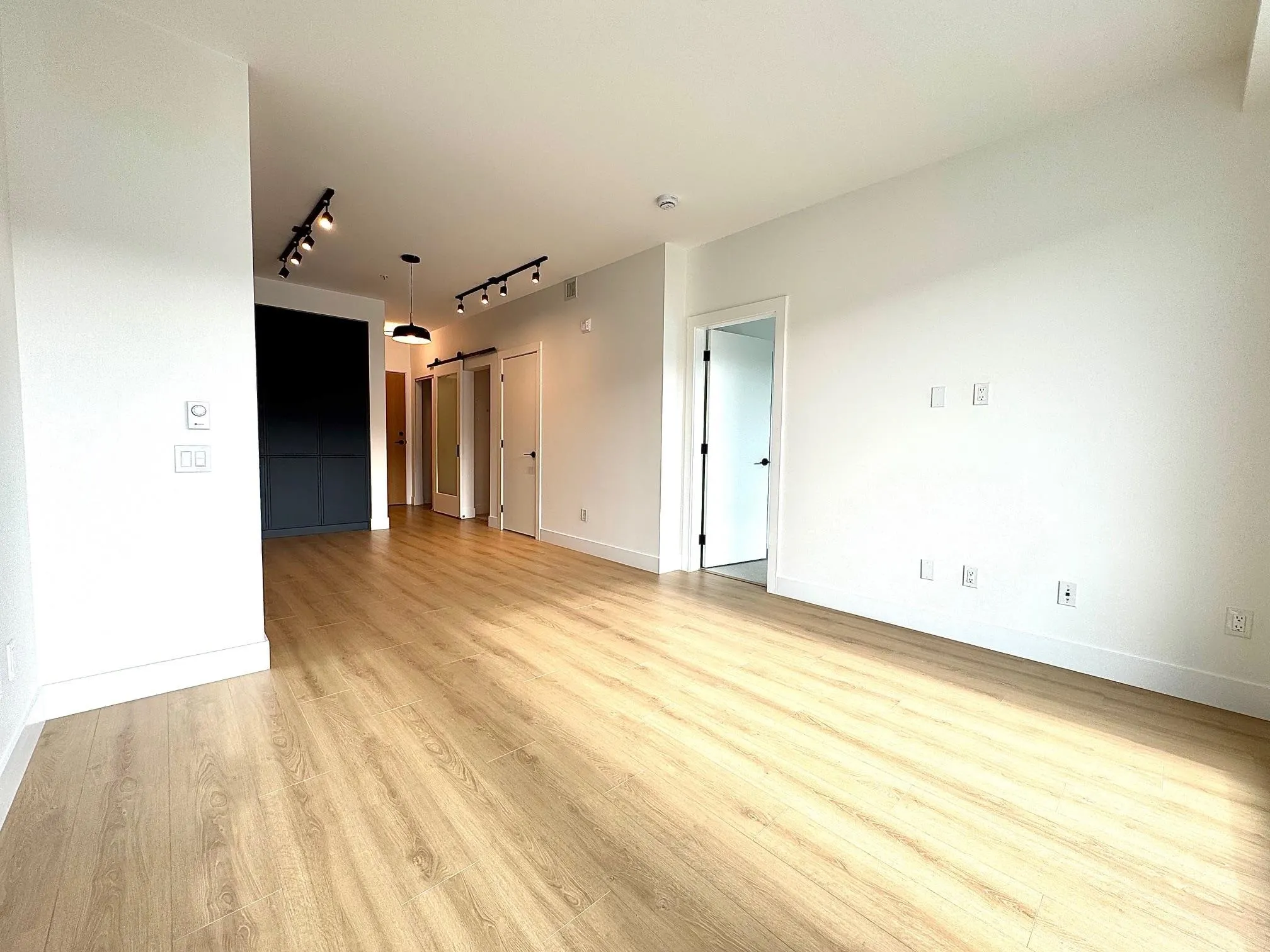 504 3075 Murray Street