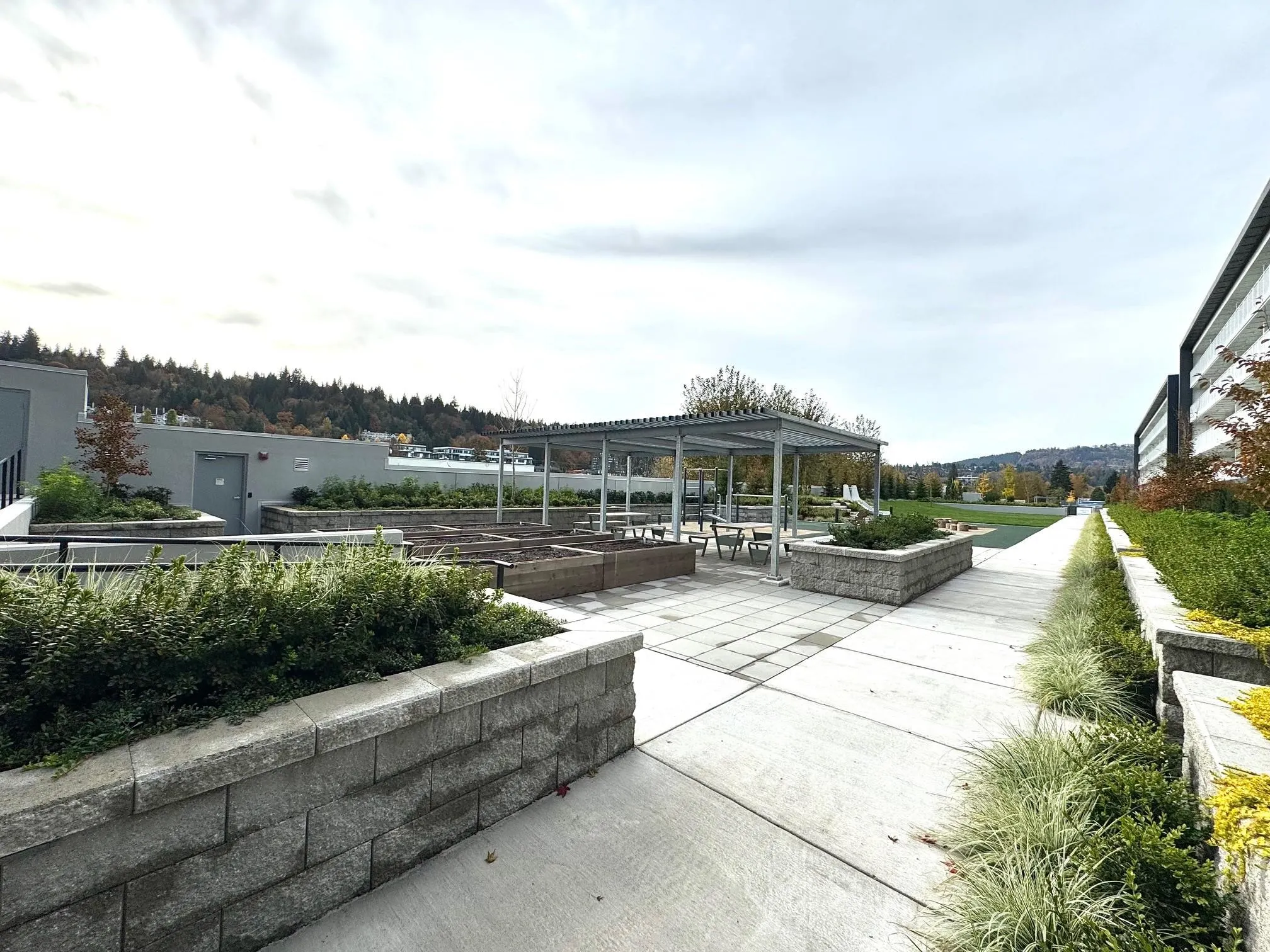 504 3075 Murray Street