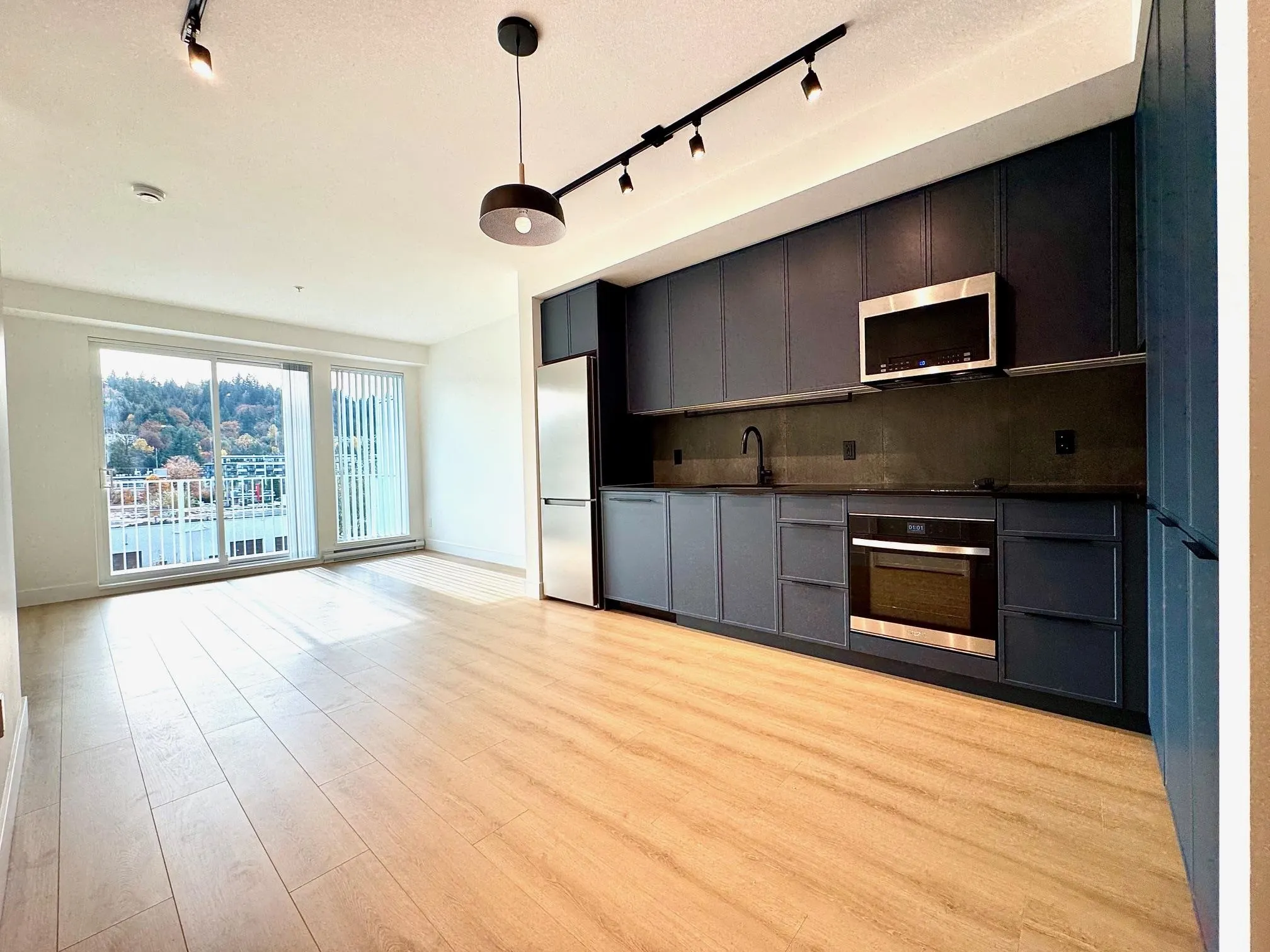 504 3075 Murray Street