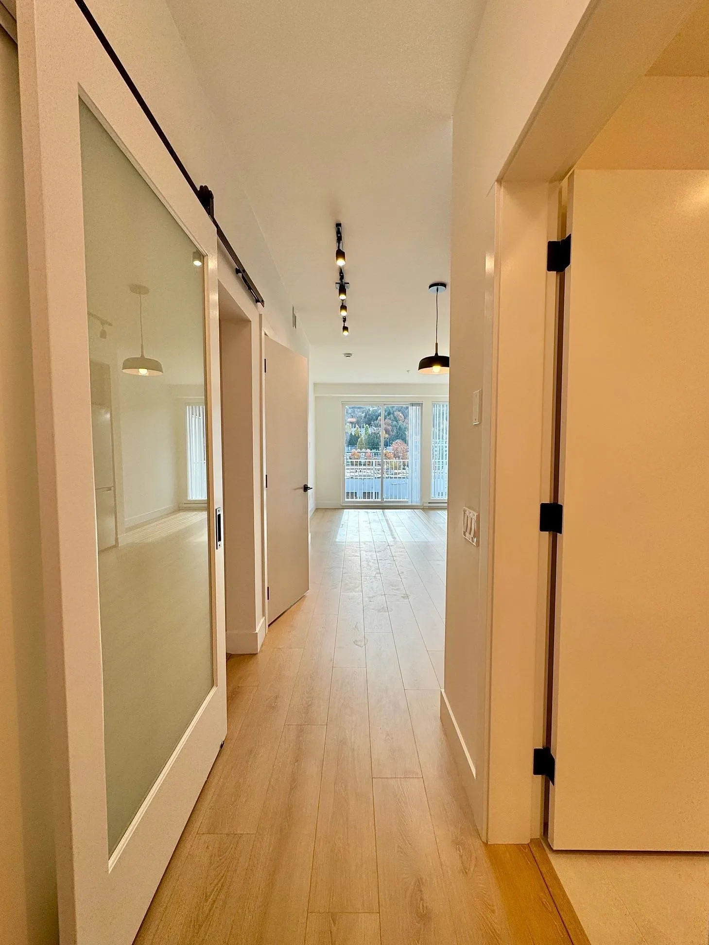 504 3075 Murray Street