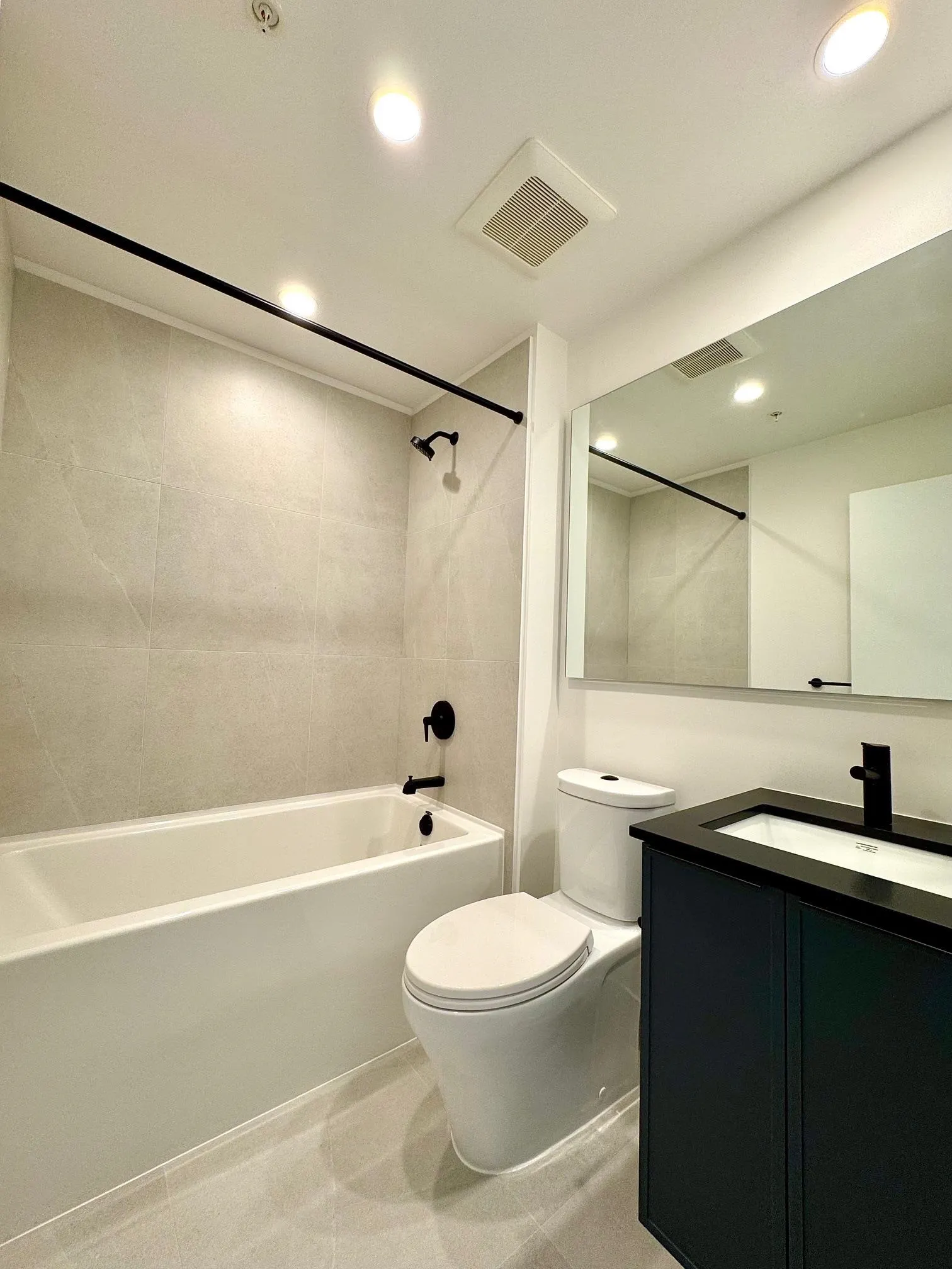 504 3075 Murray Street