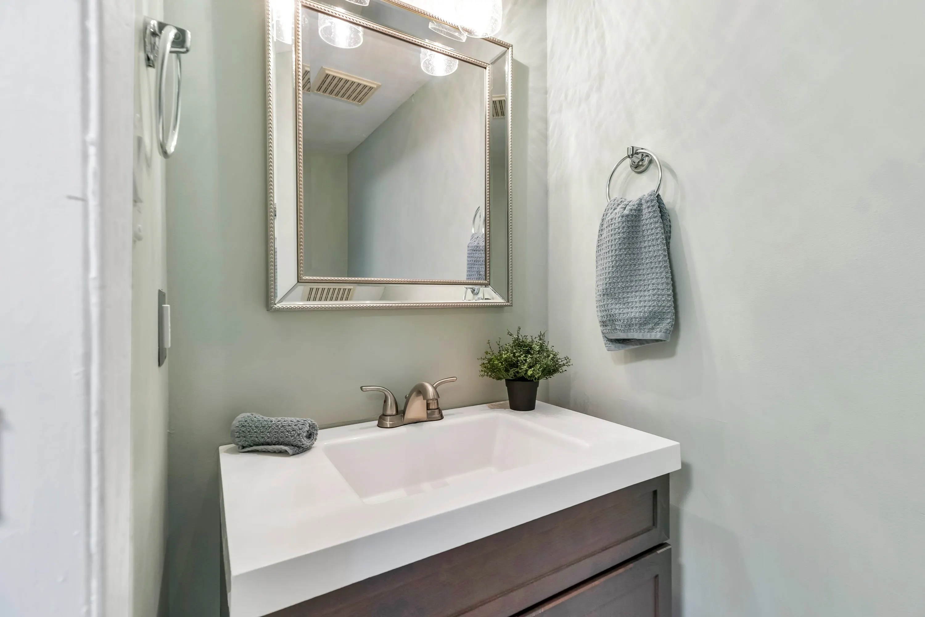 402 1480 Foster Street