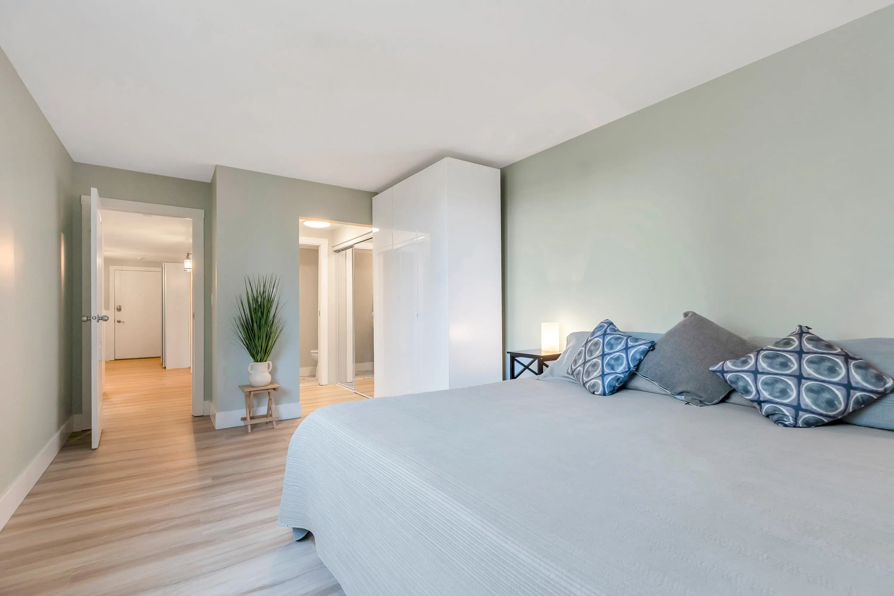 402 1480 Foster Street