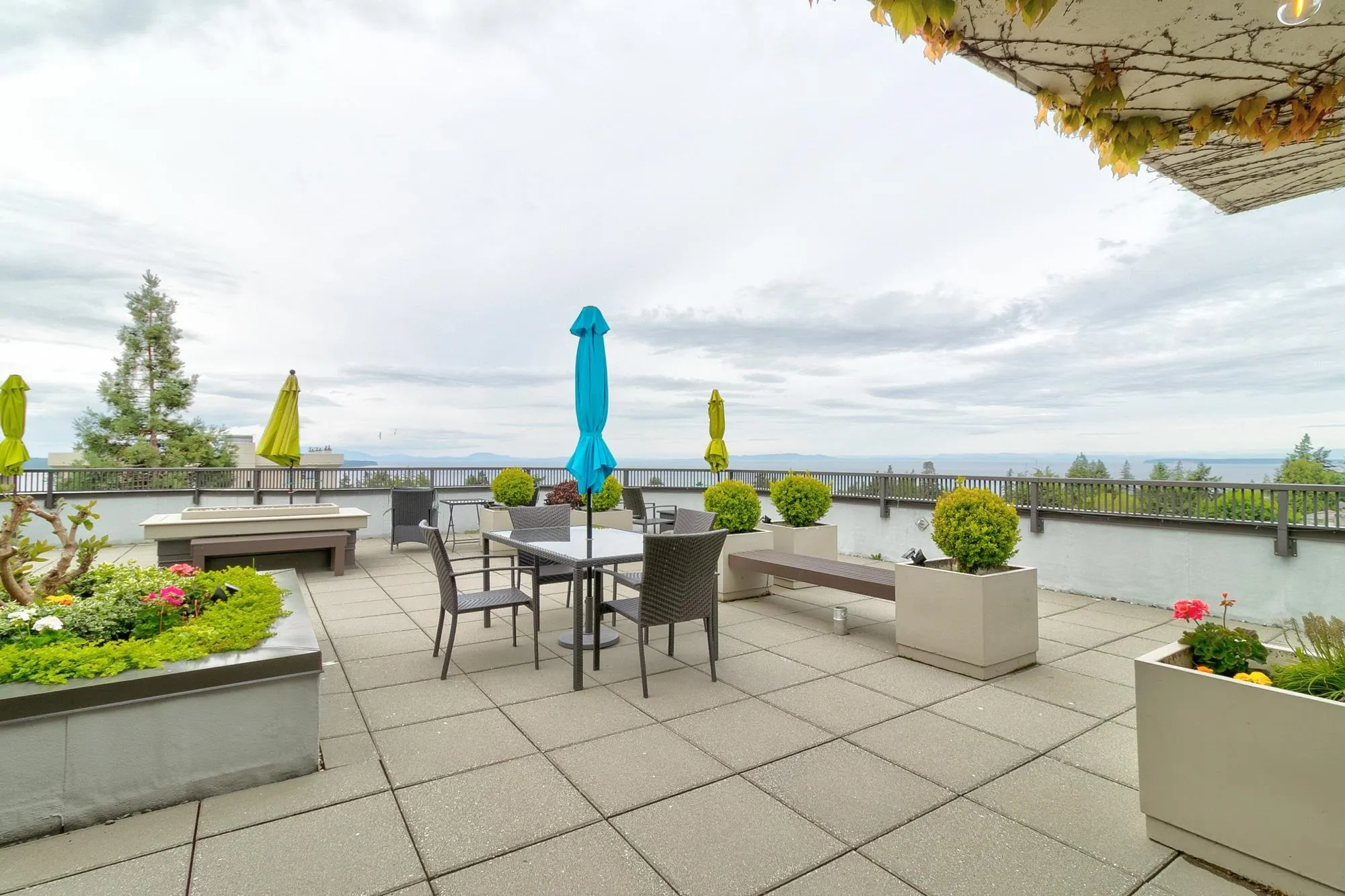 402 1480 Foster Street