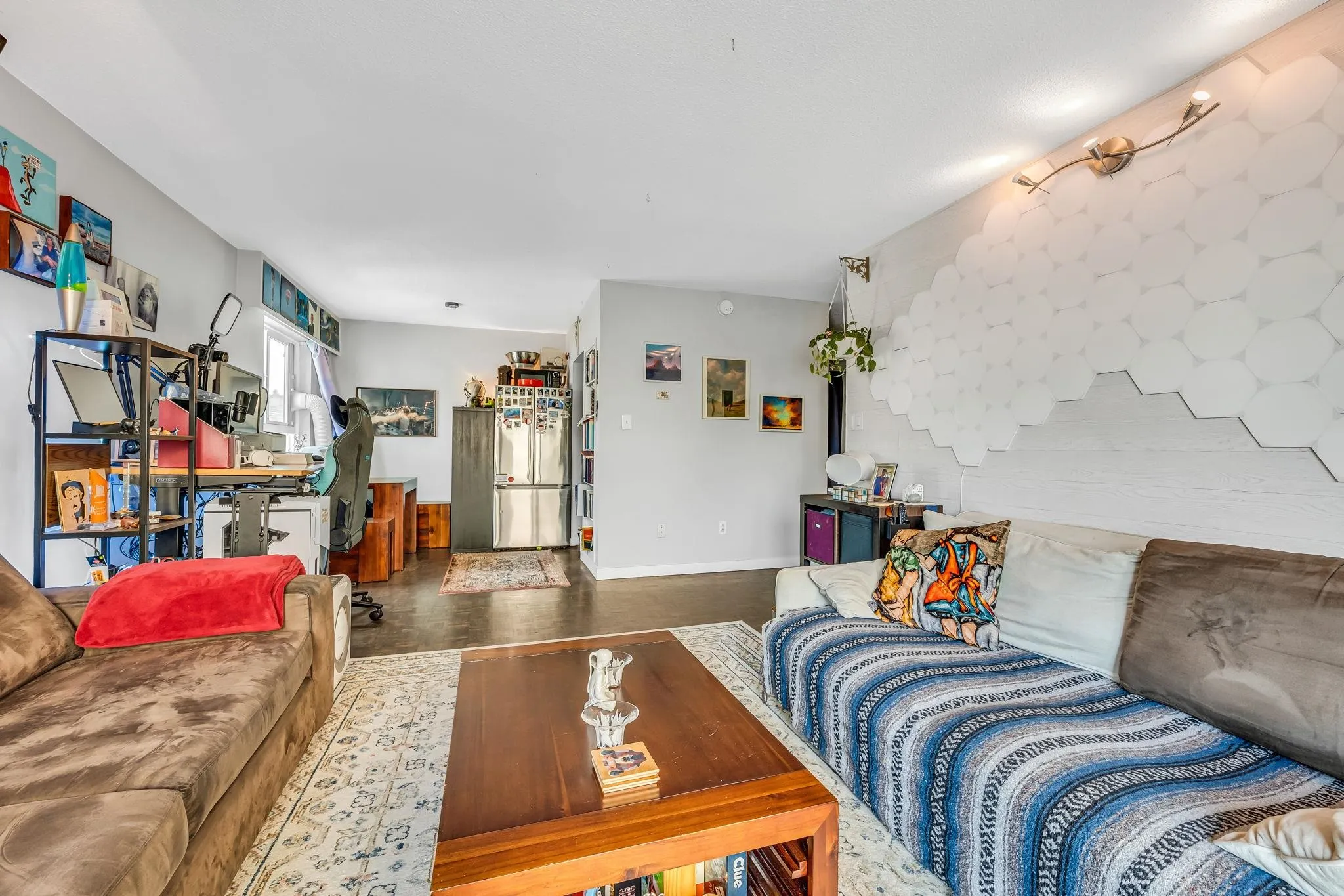 207 2025 W 2nd Avenue