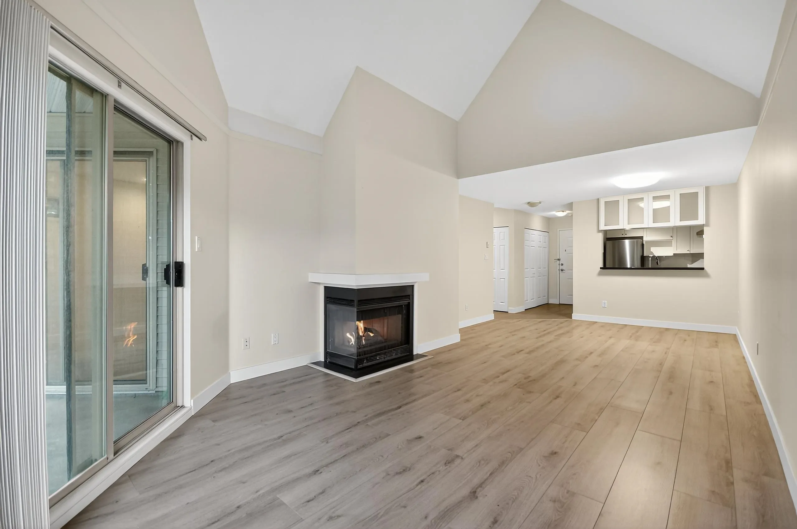 303 7457 Moffatt Road