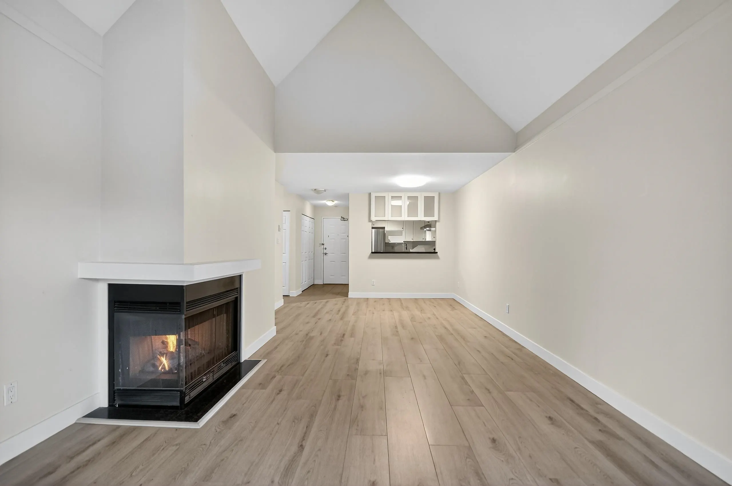 303 7457 Moffatt Road