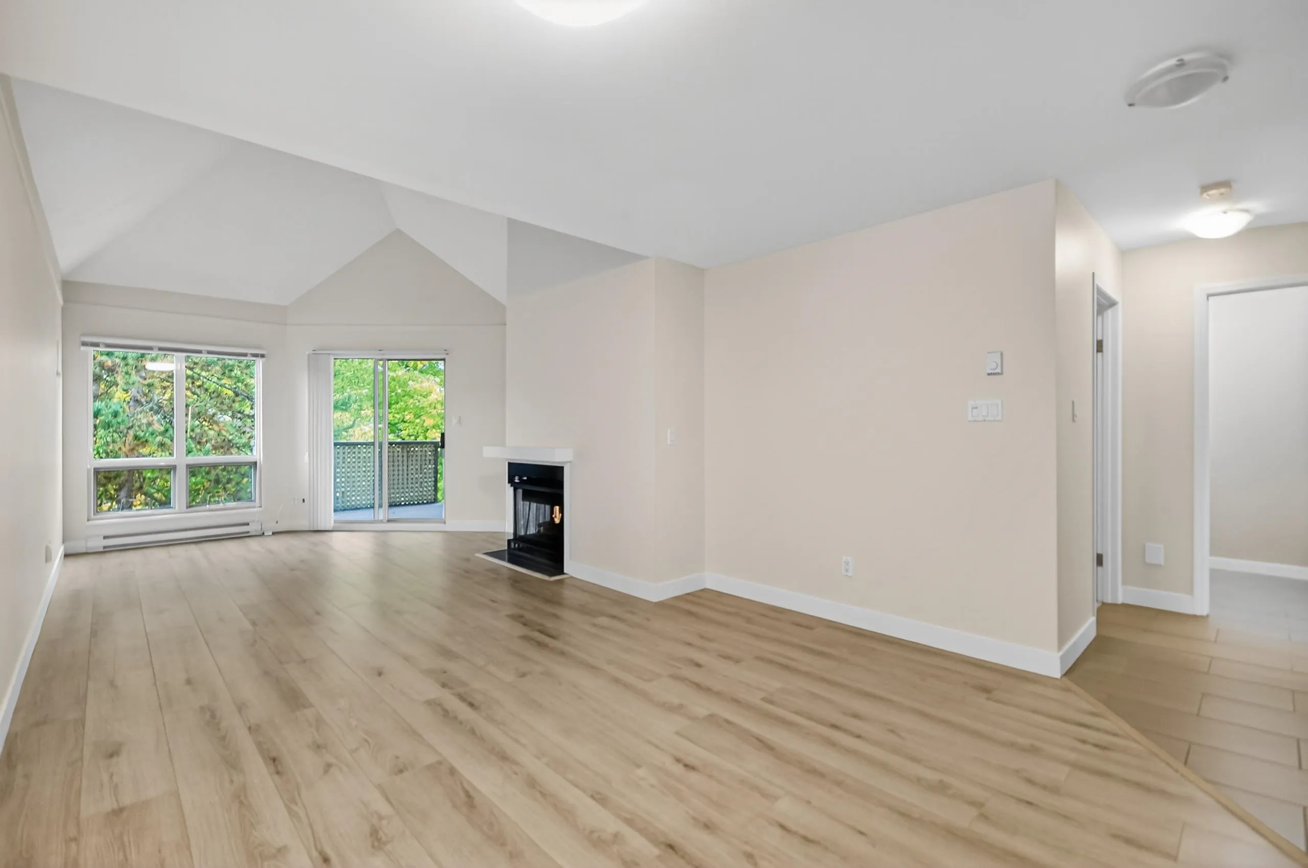 303 7457 Moffatt Road