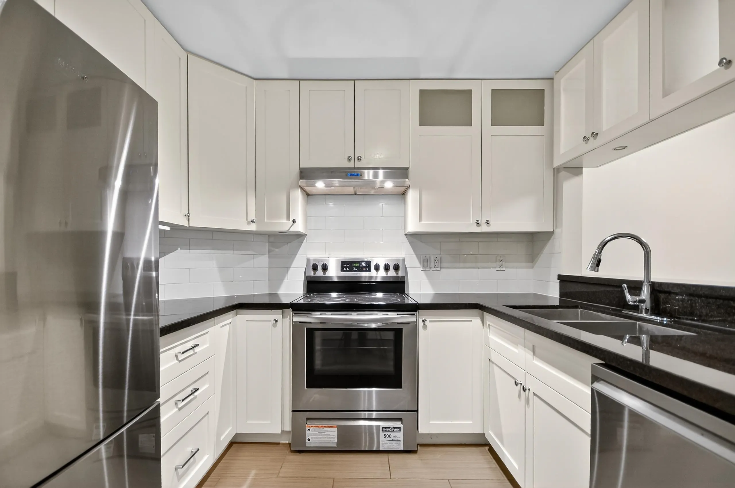 303 7457 Moffatt Road