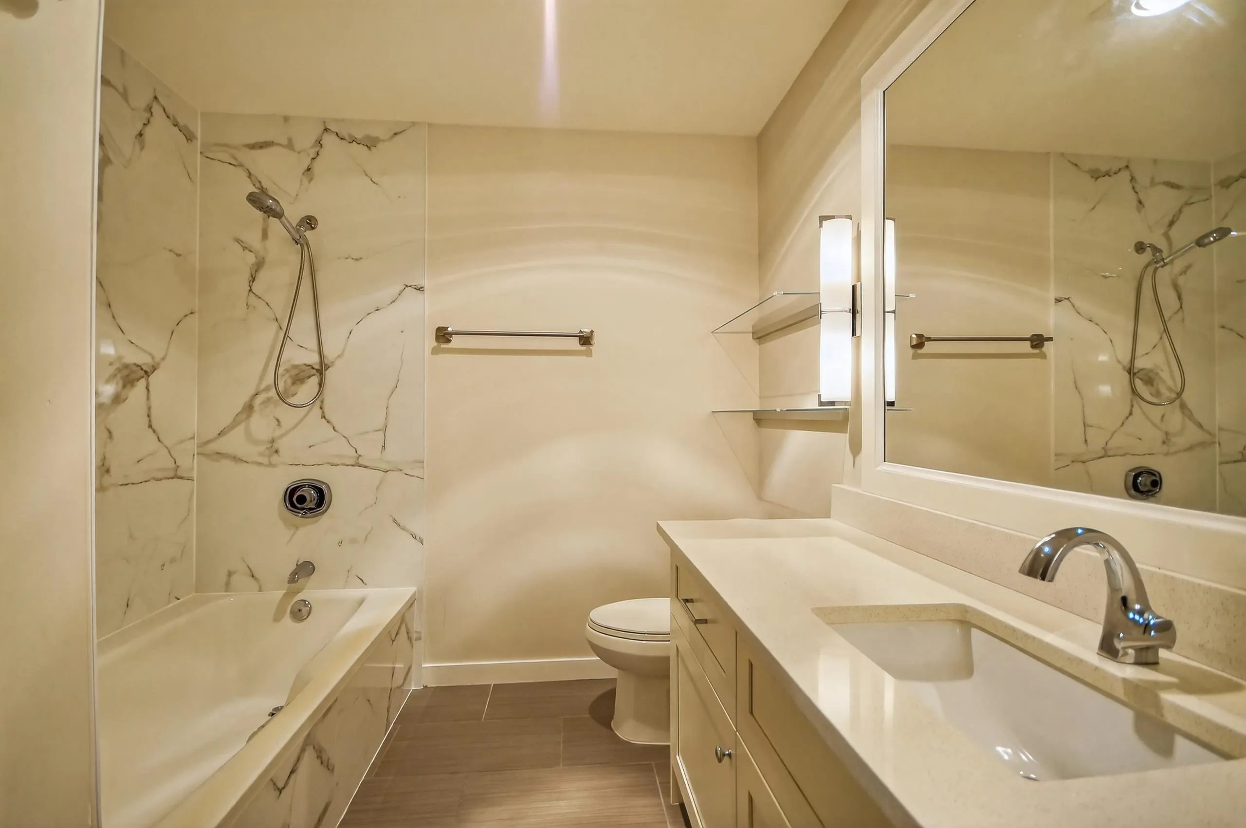 303 7457 Moffatt Road