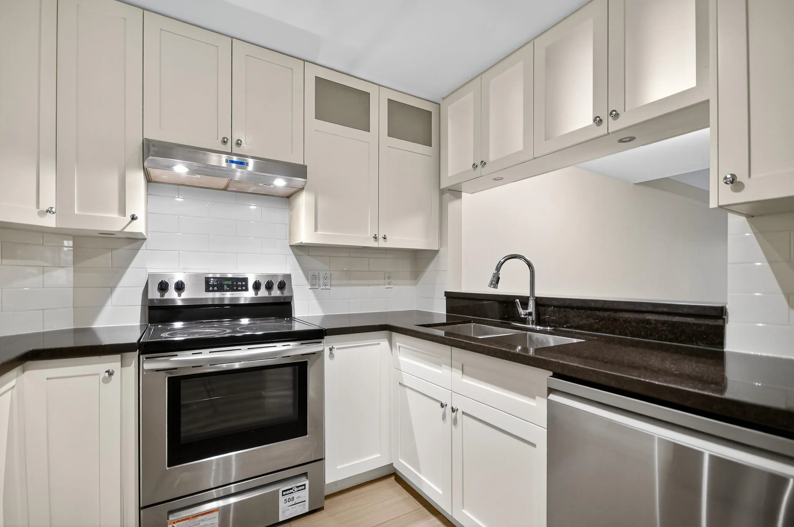 303 7457 Moffatt Road