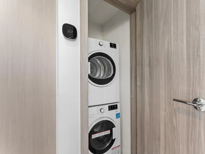 581 8671 Hazelbridge Way