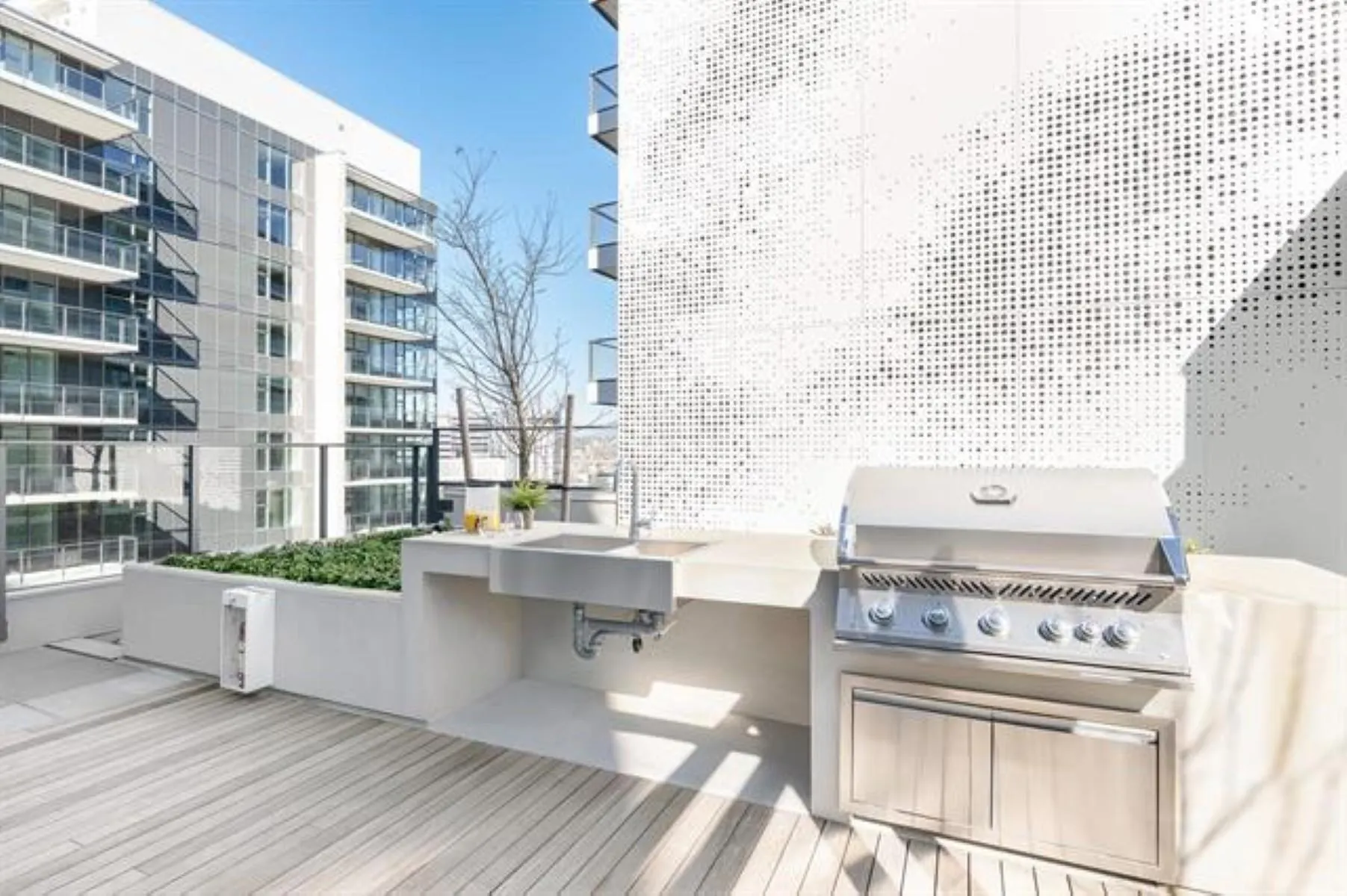 581 8671 Hazelbridge Way