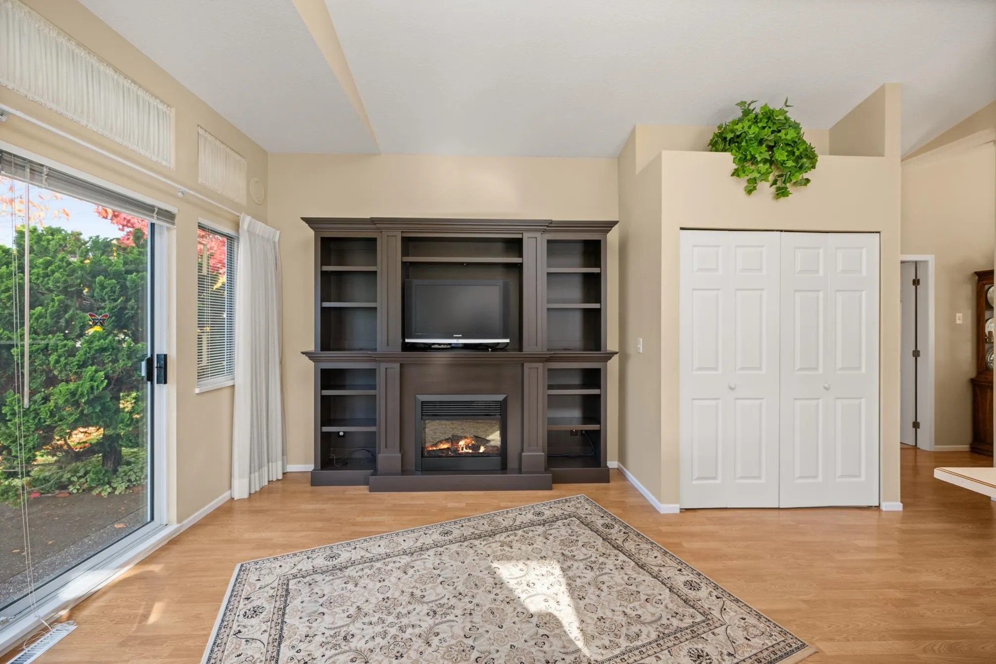 79 9012 Walnut Grove Drive