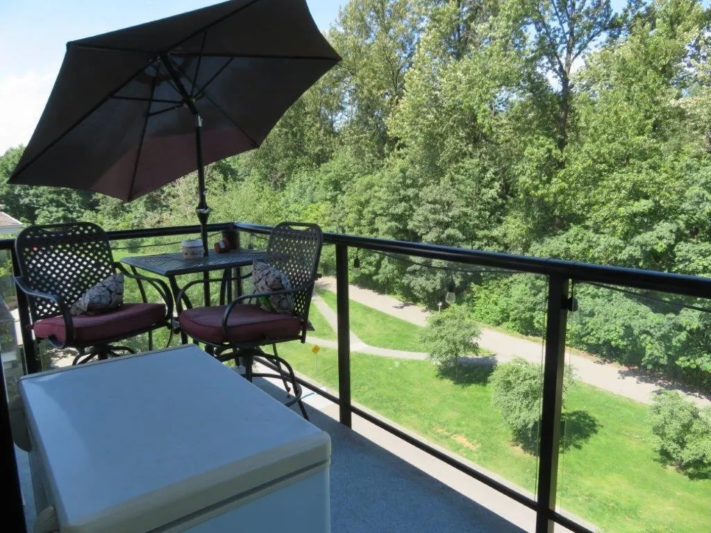 503 2362 Whyte Avenue