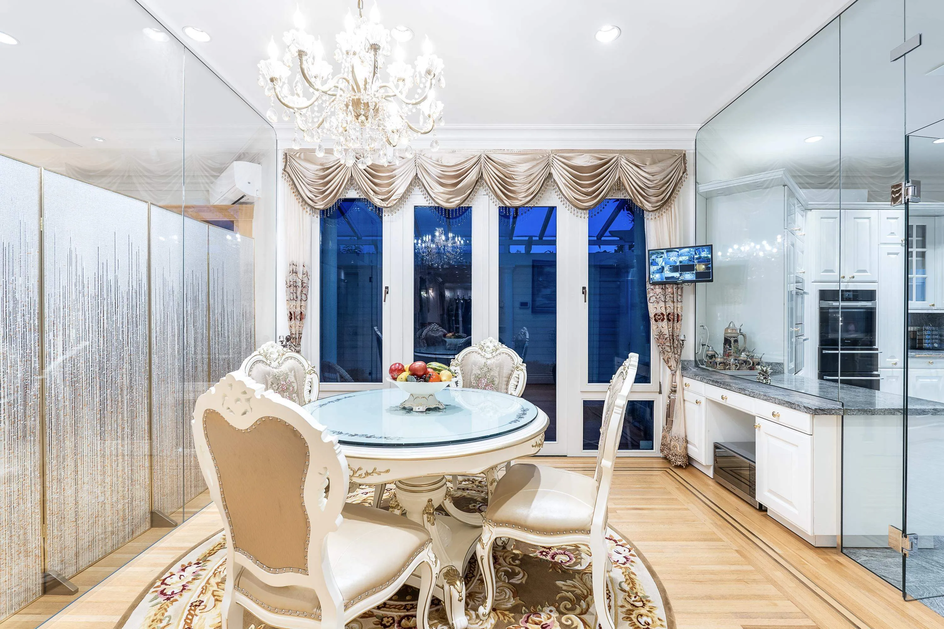 965 King Georges Way